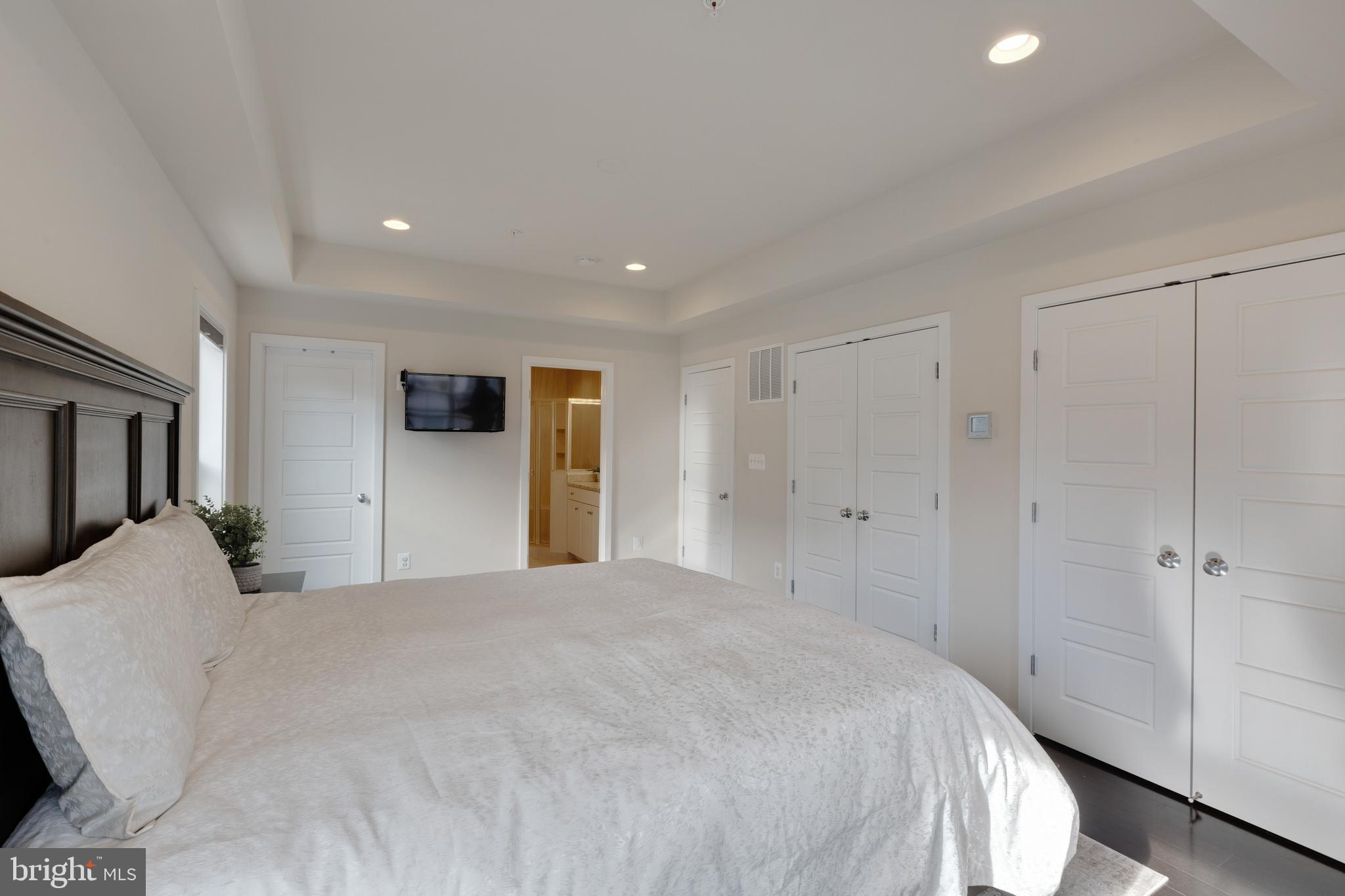GLENMONT METROCENTRE - Residential