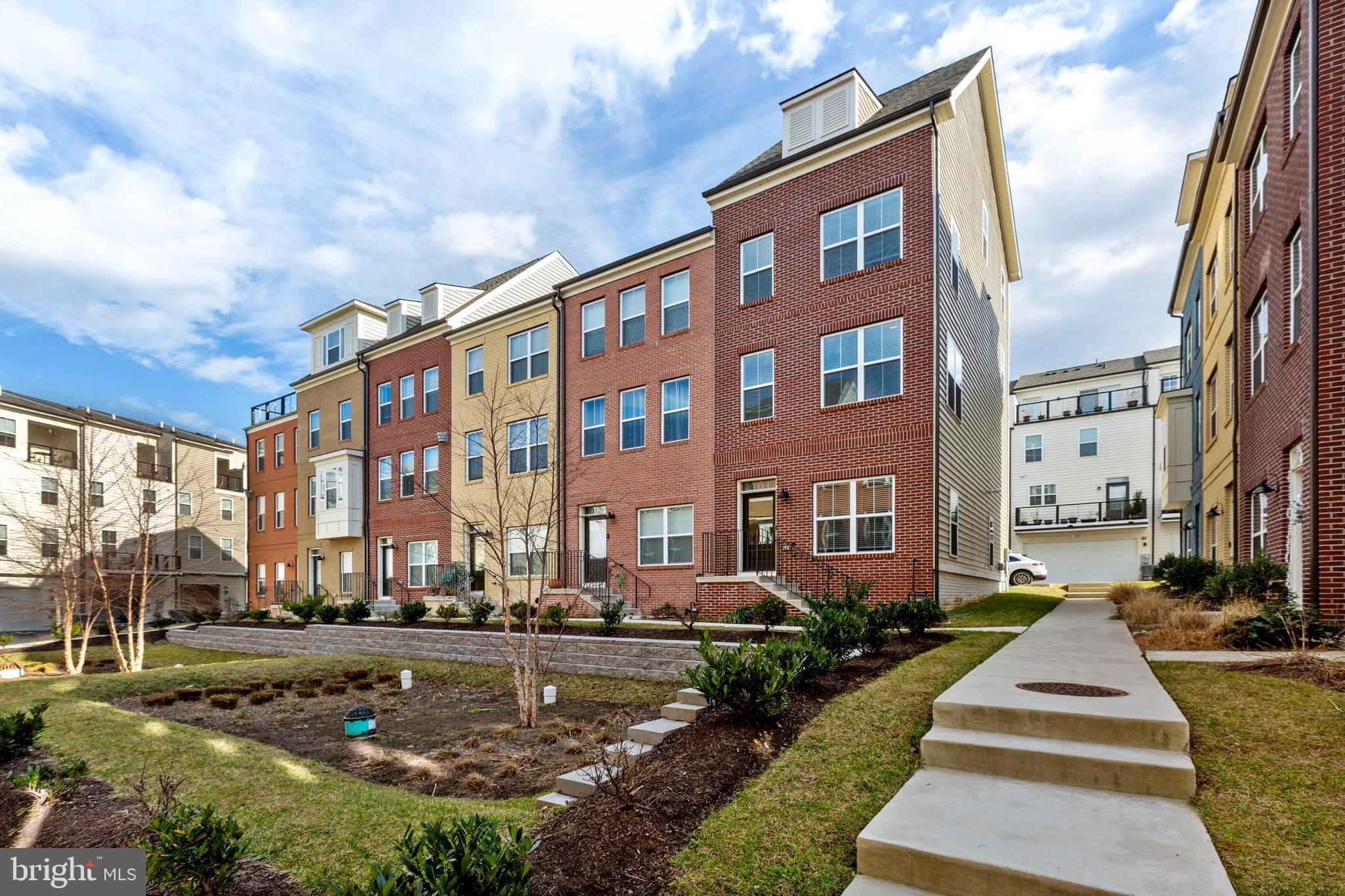 GLENMONT METROCENTRE - Residential