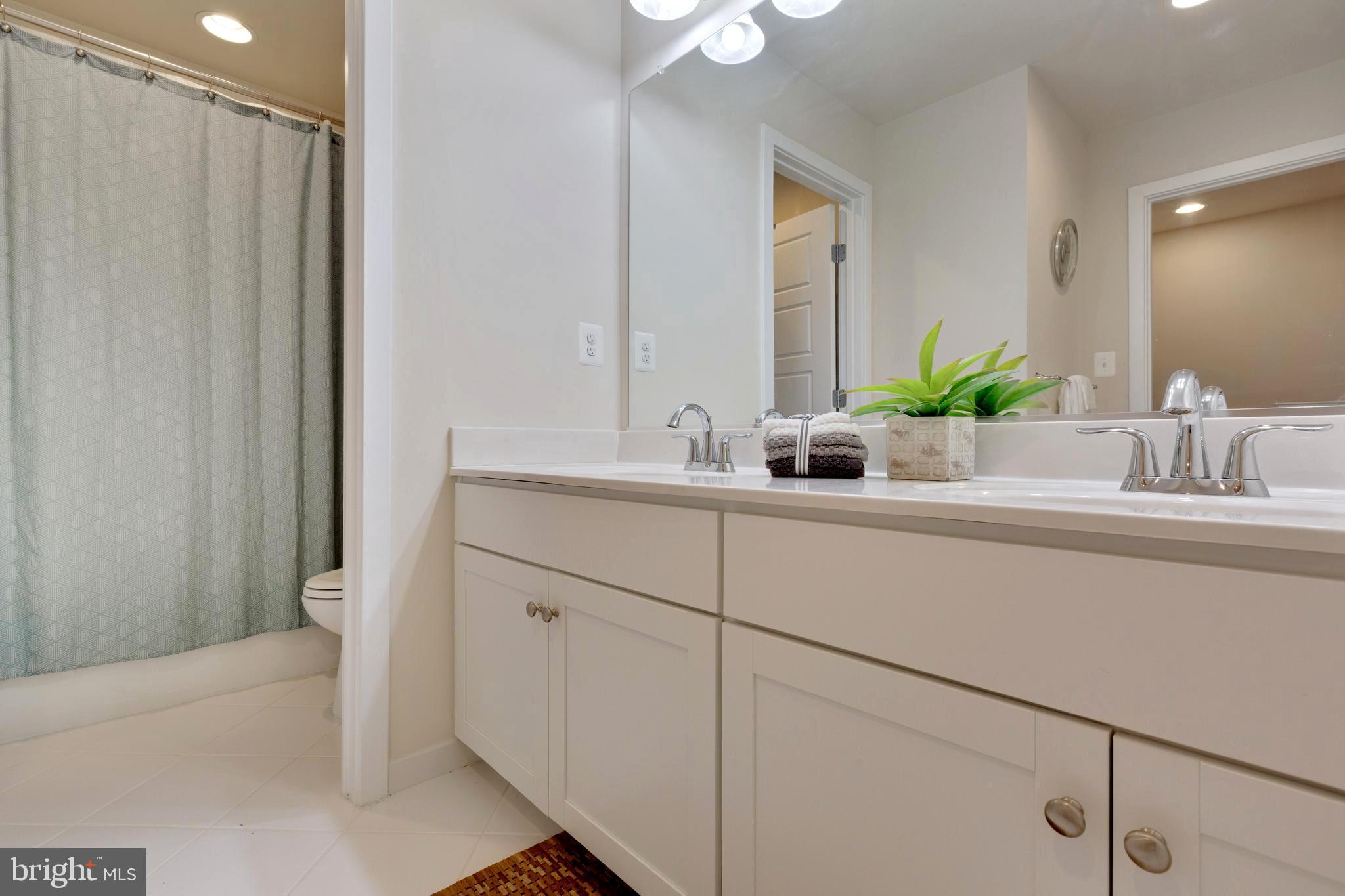 GLENMONT METROCENTRE - Residential