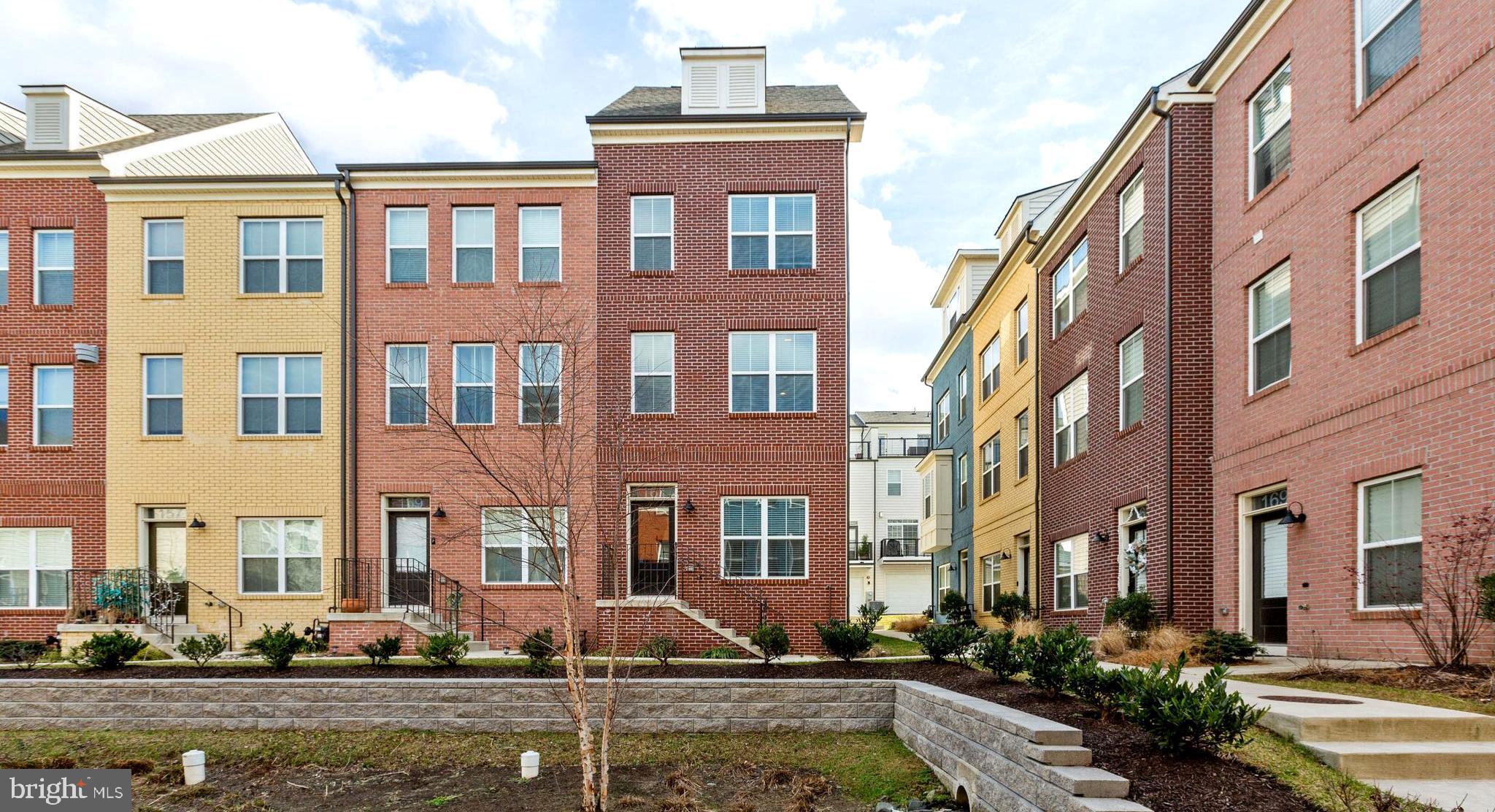 GLENMONT METROCENTRE - Residential