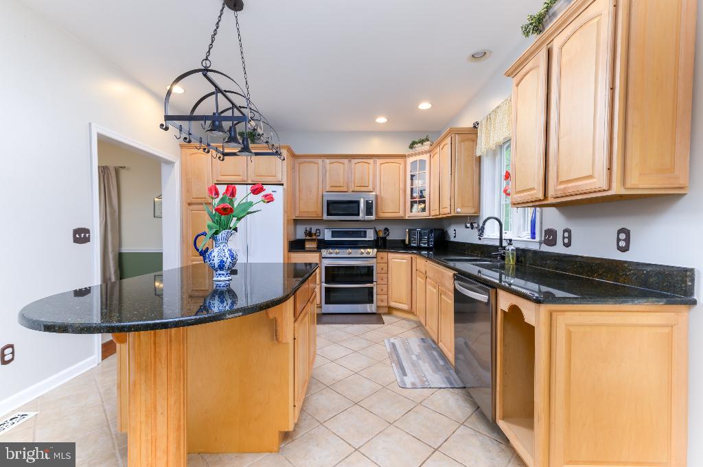 WARNER WOODS - Residential