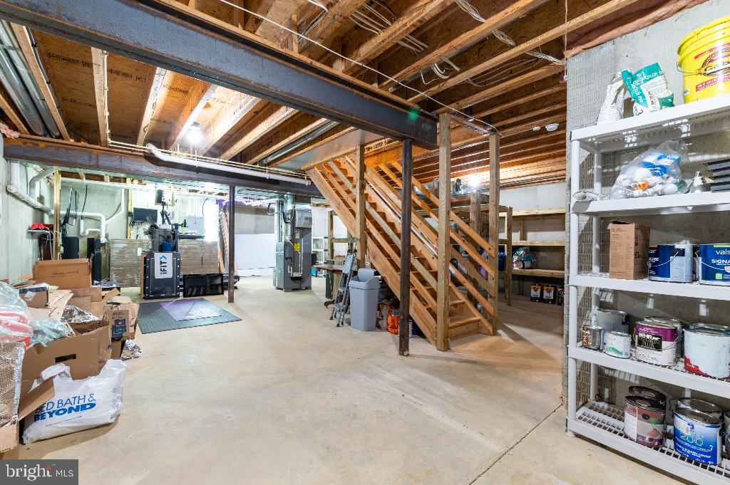 WARNER WOODS - Residential