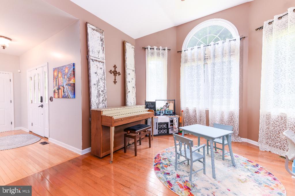 WARNER WOODS - Residential