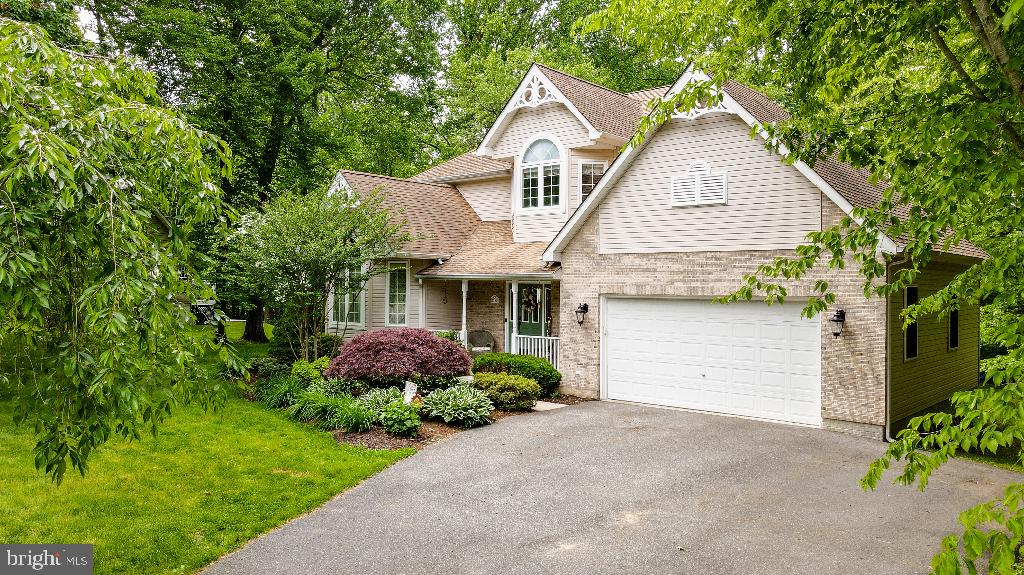 WARNER WOODS - Residential