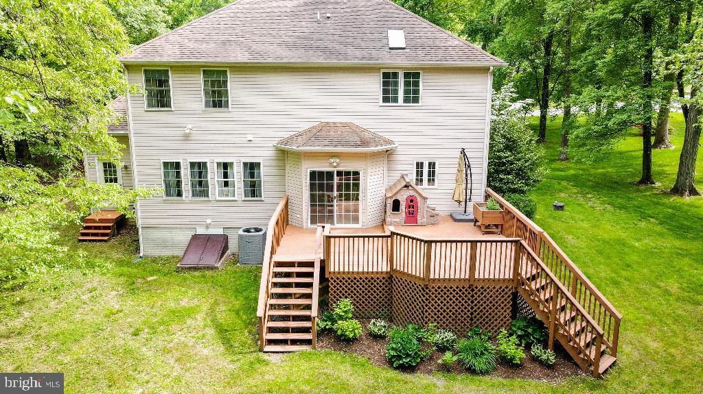 WARNER WOODS - Residential