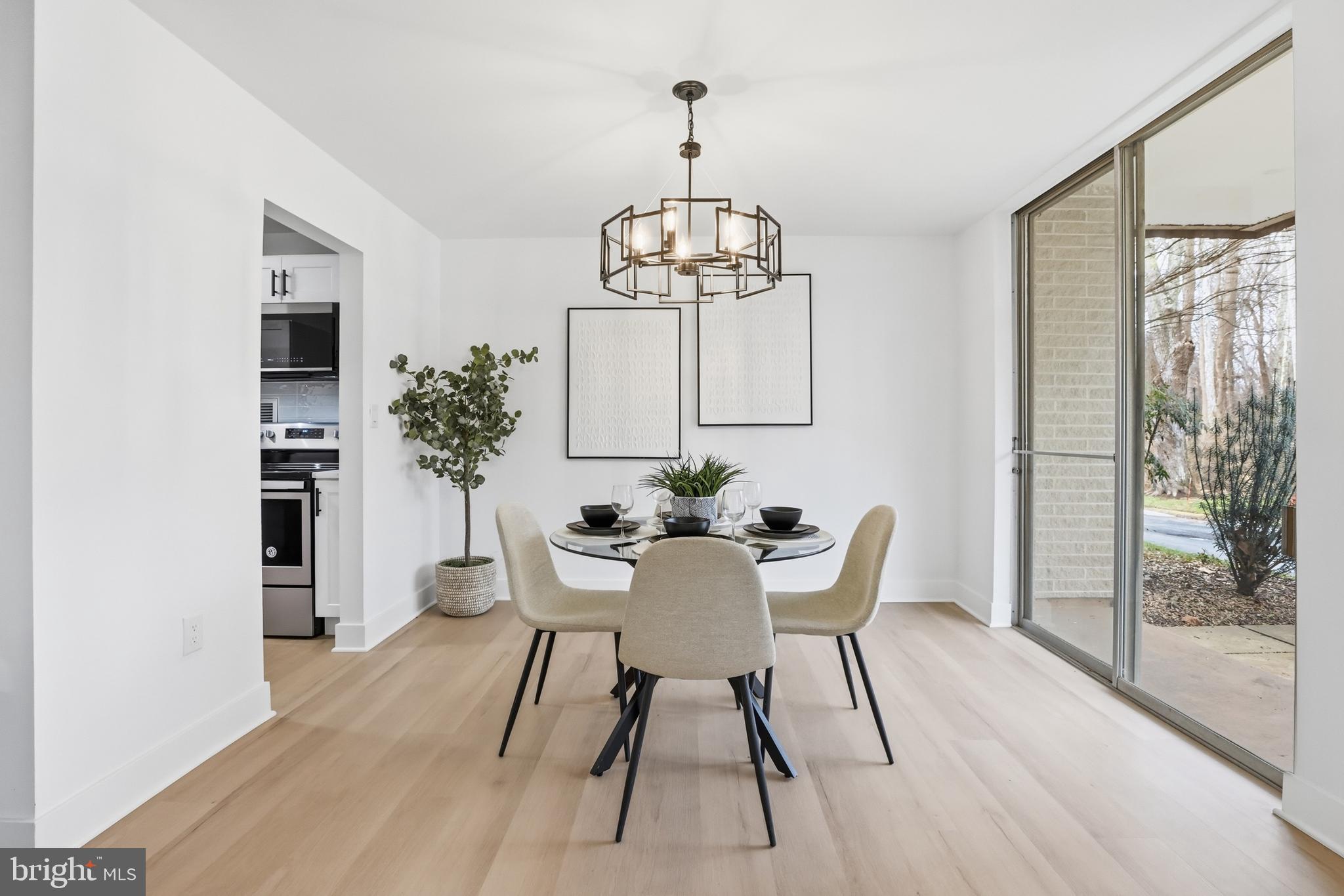 LAKESIDE TERRACE - Residential
