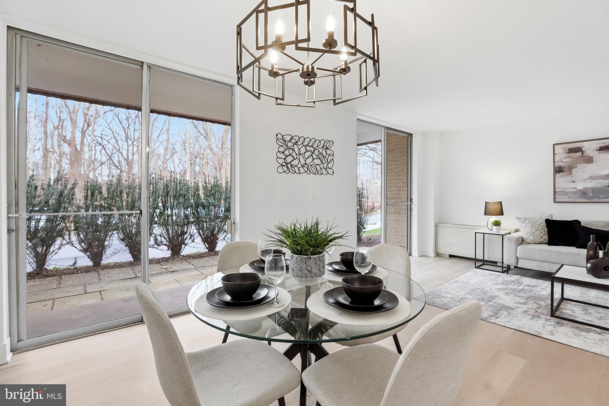 LAKESIDE TERRACE - Residential