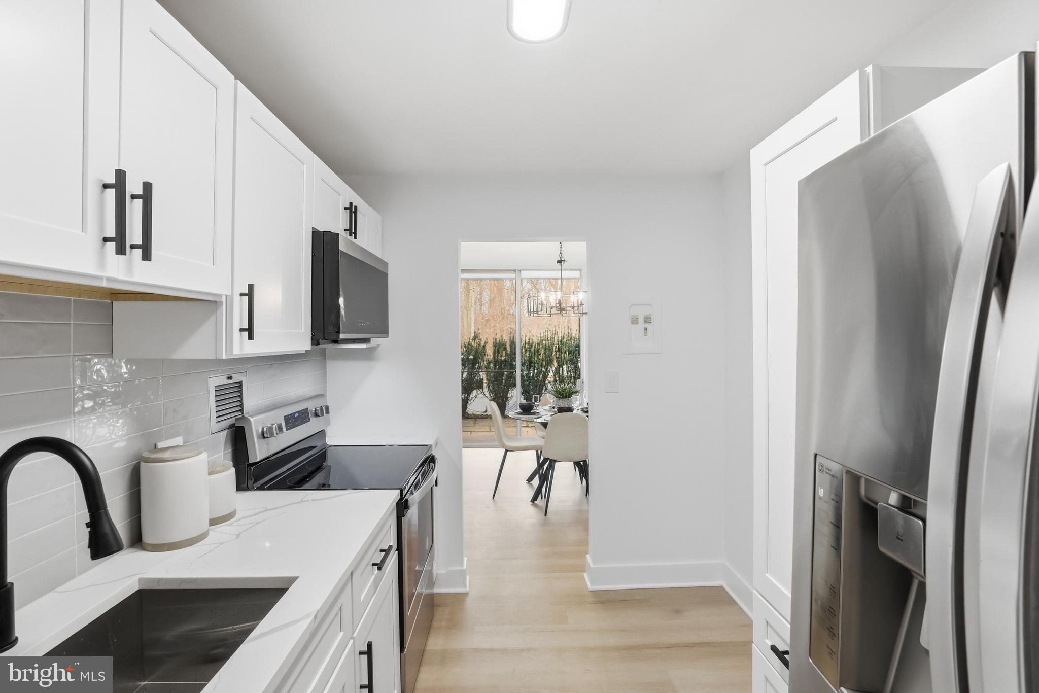 LAKESIDE TERRACE - Residential
