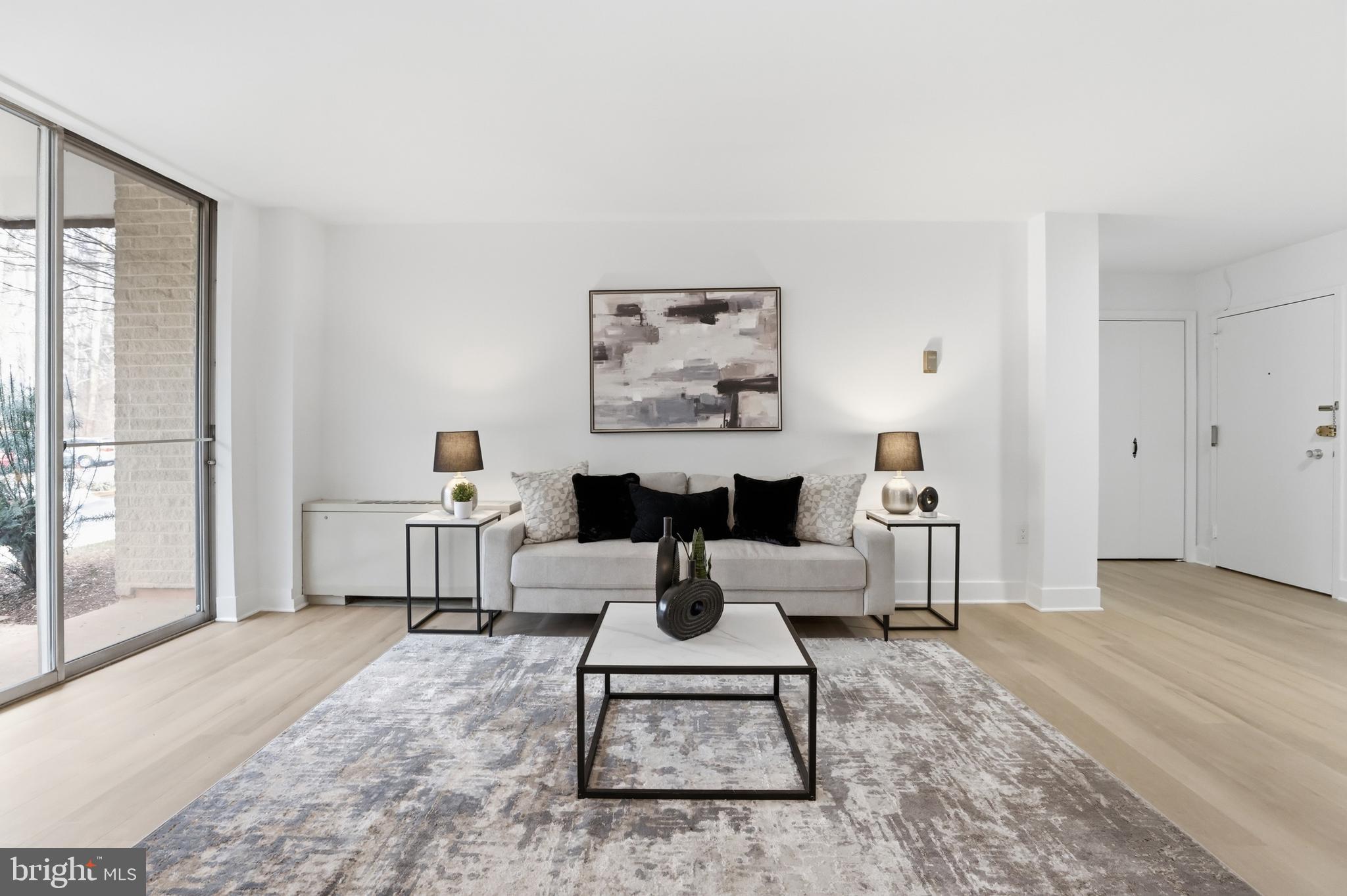 LAKESIDE TERRACE - Residential