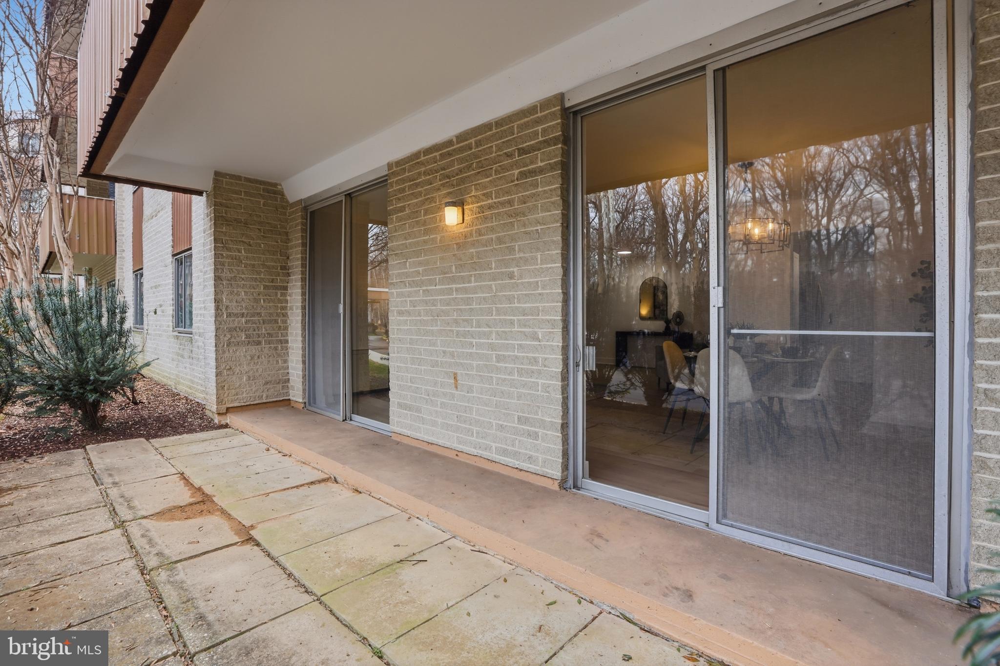 LAKESIDE TERRACE - Residential