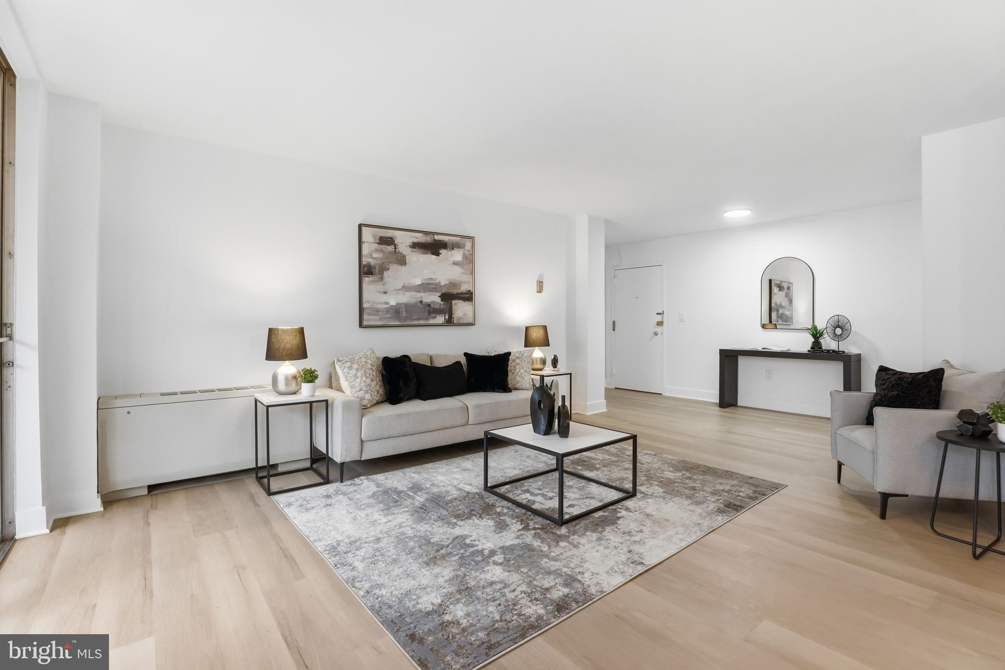 LAKESIDE TERRACE - Residential
