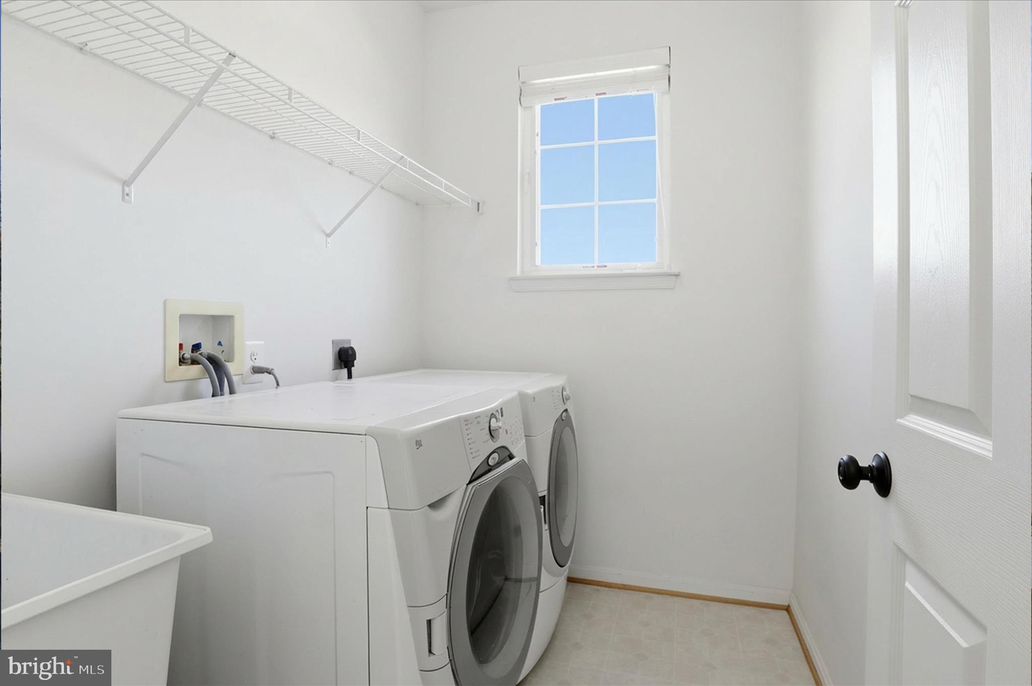 LAKE POINT ROUND HILL - Residential