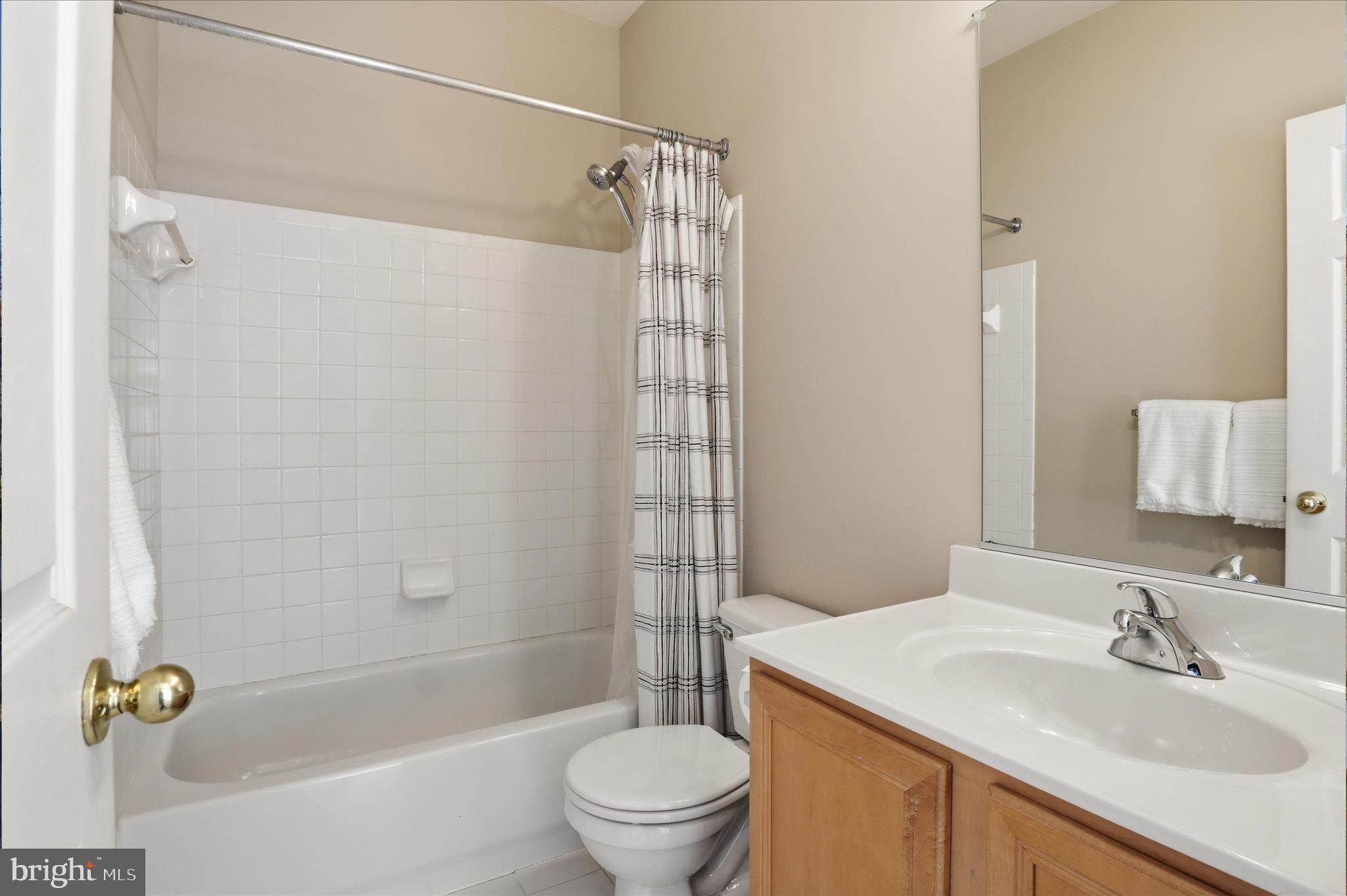 LAKE POINT ROUND HILL - Residential