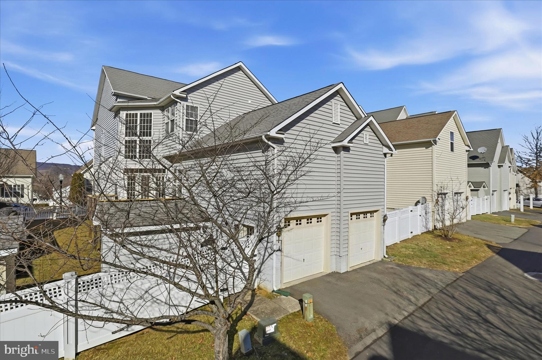 LAKE POINT ROUND HILL - Residential