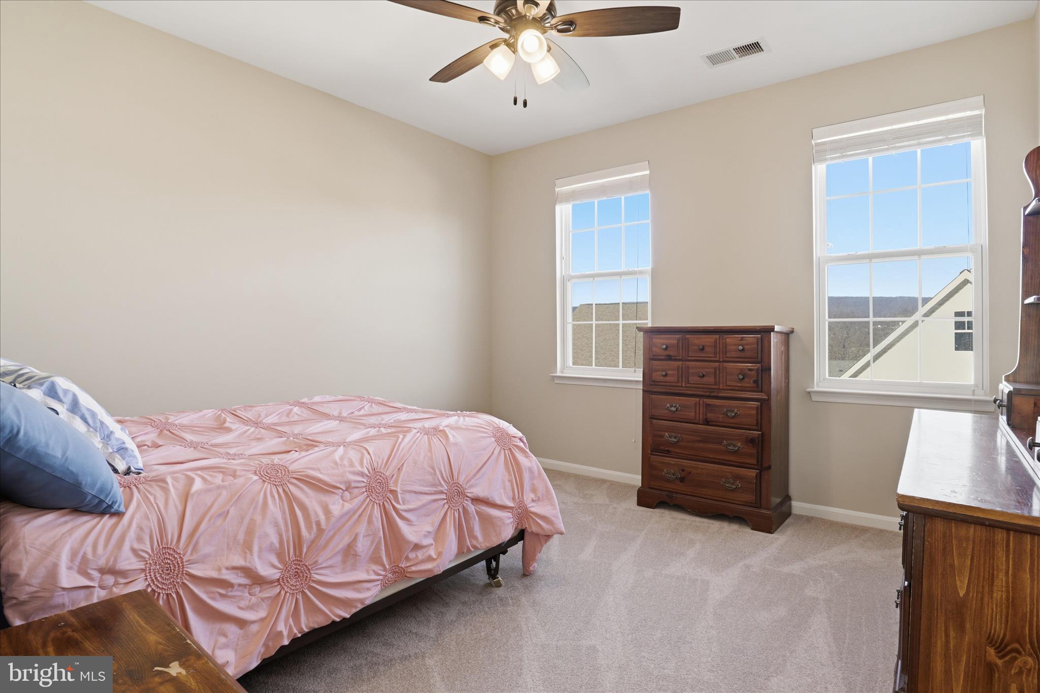 LAKE POINT ROUND HILL - Residential