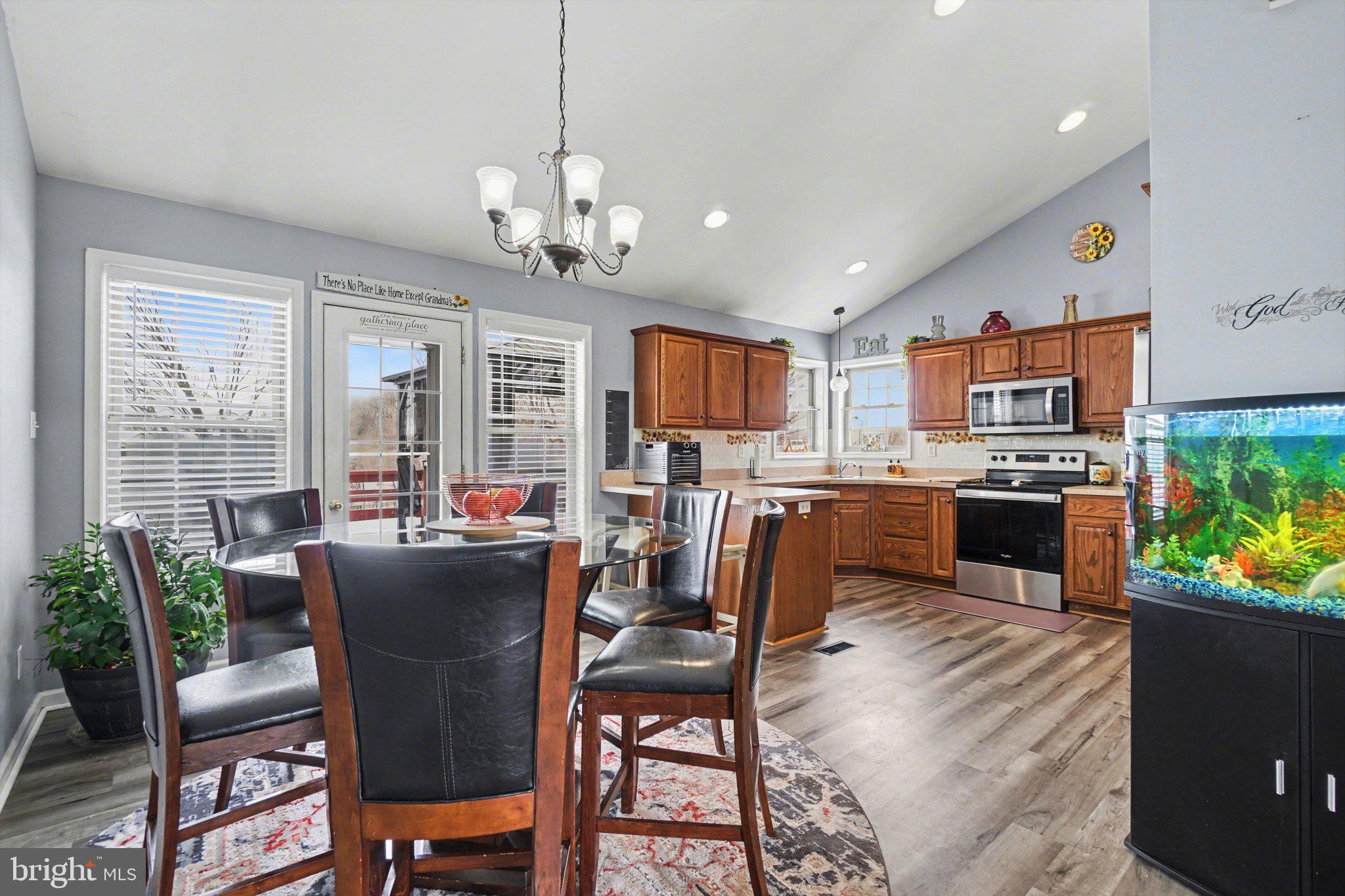 WALNUT KNOLLS - Residential