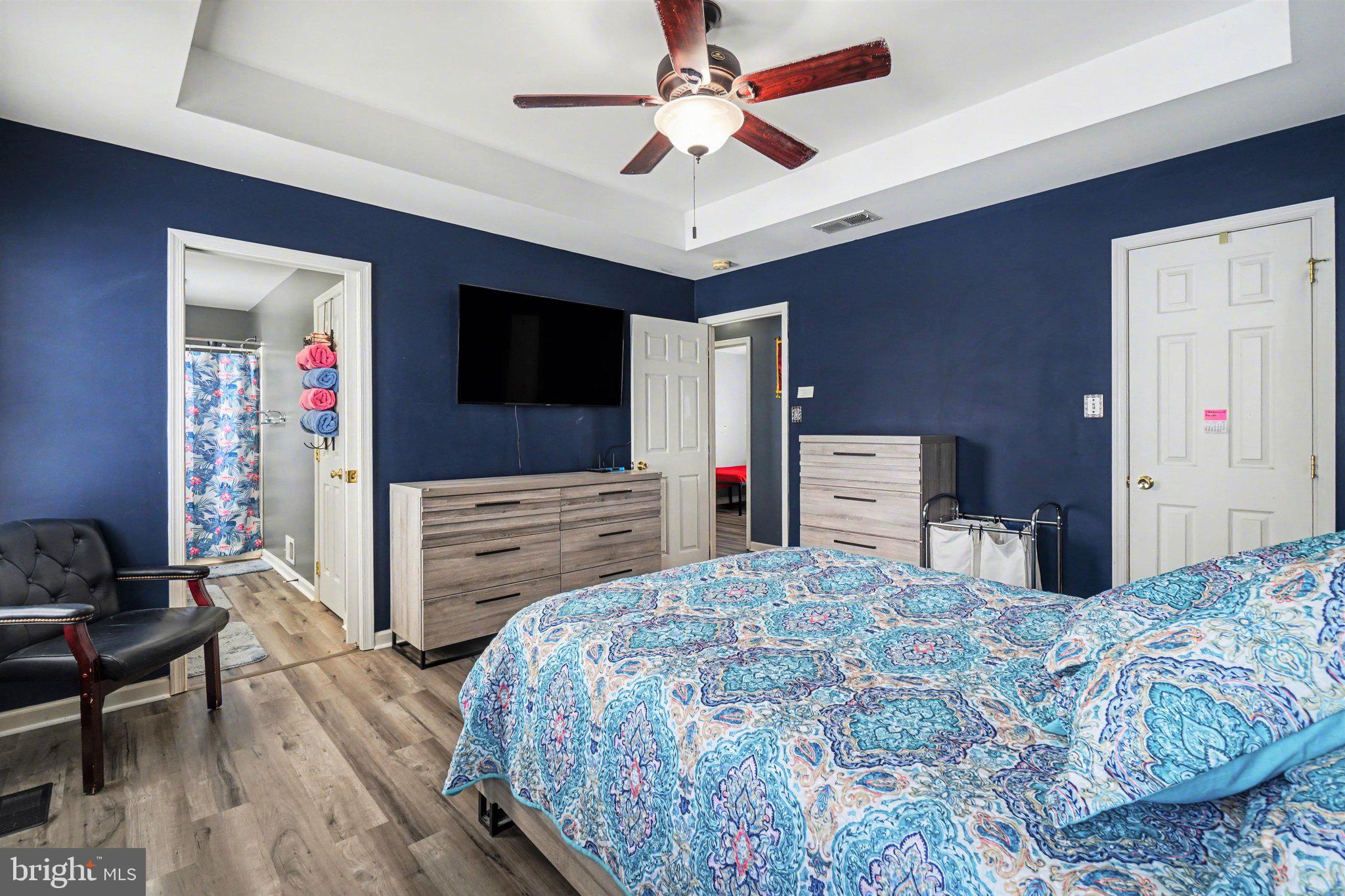 WALNUT KNOLLS - Residential