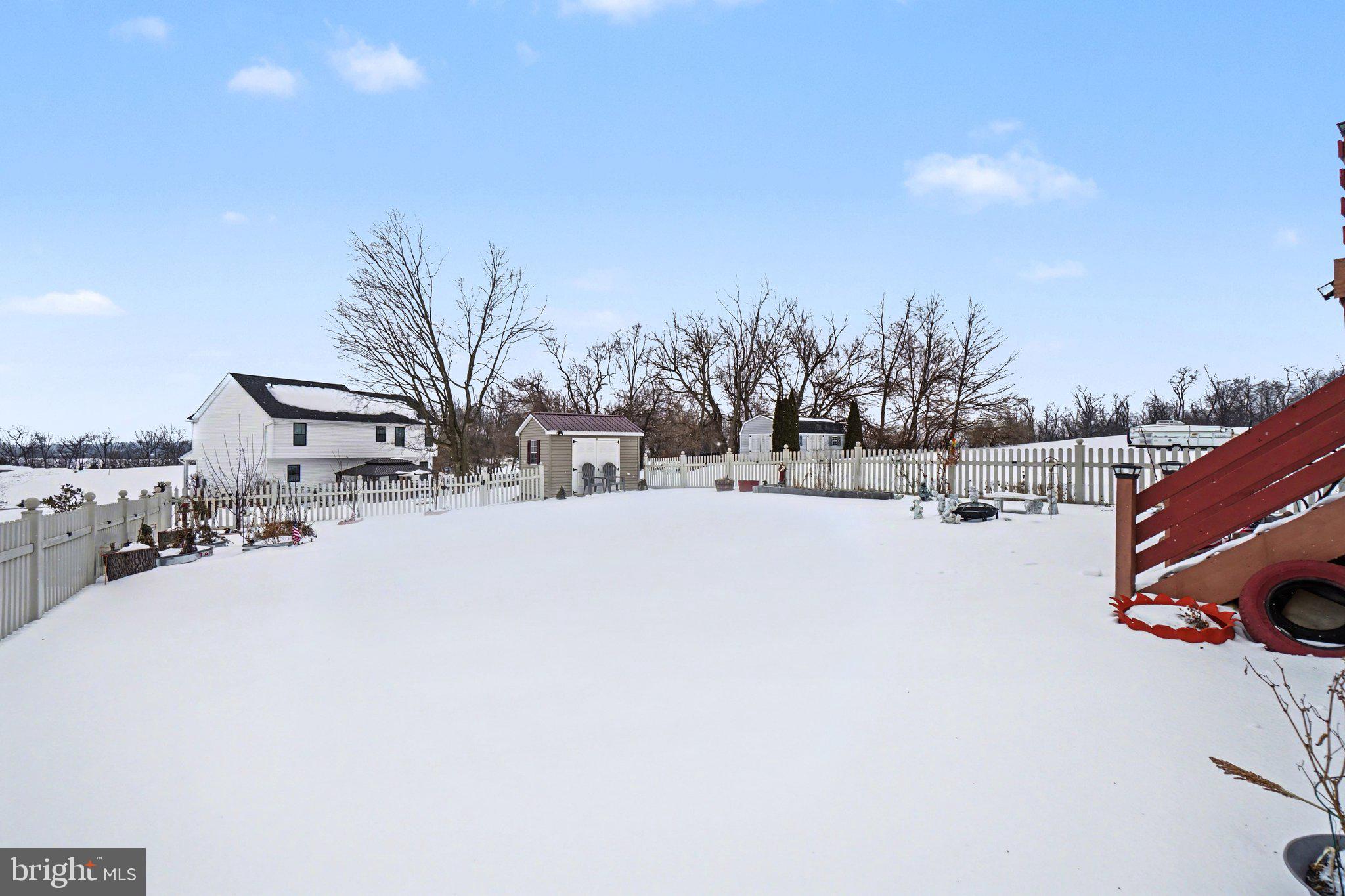 WALNUT KNOLLS - Residential