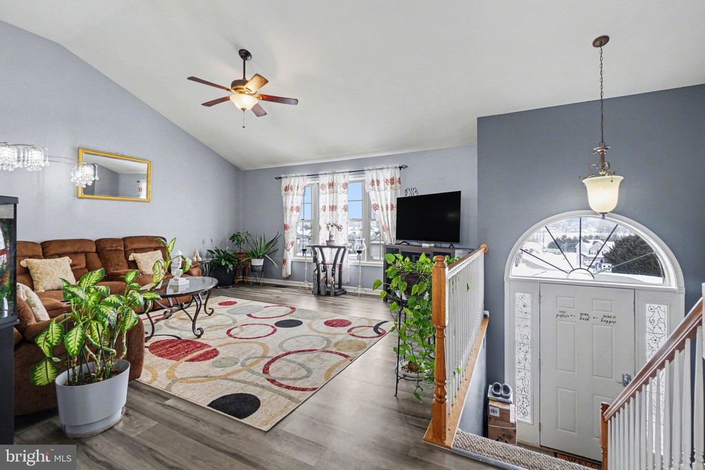 Photo of 400 Frick Ave, WAYNESBORO, PA 17268 (MLS # PAFL2032504)