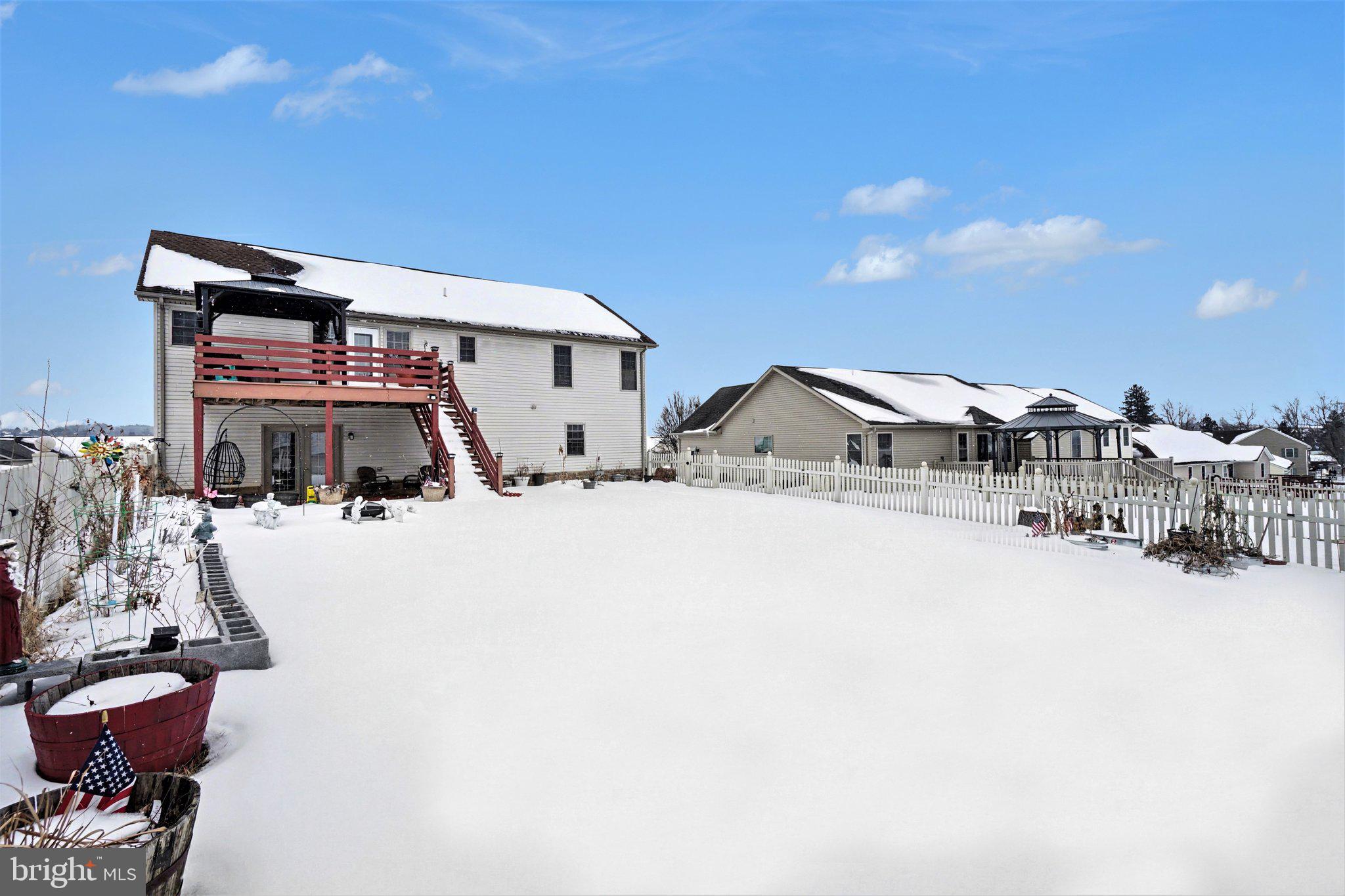 WALNUT KNOLLS - Residential