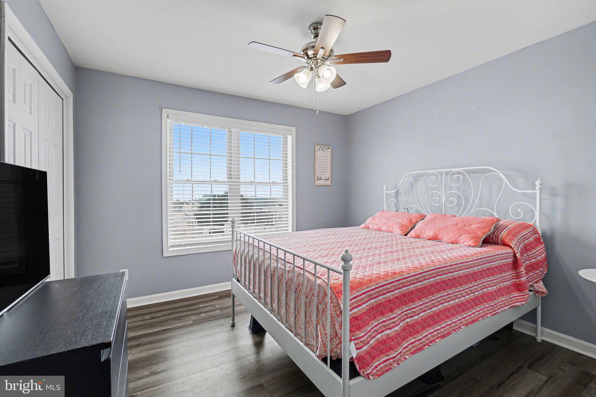 WALNUT KNOLLS - Residential