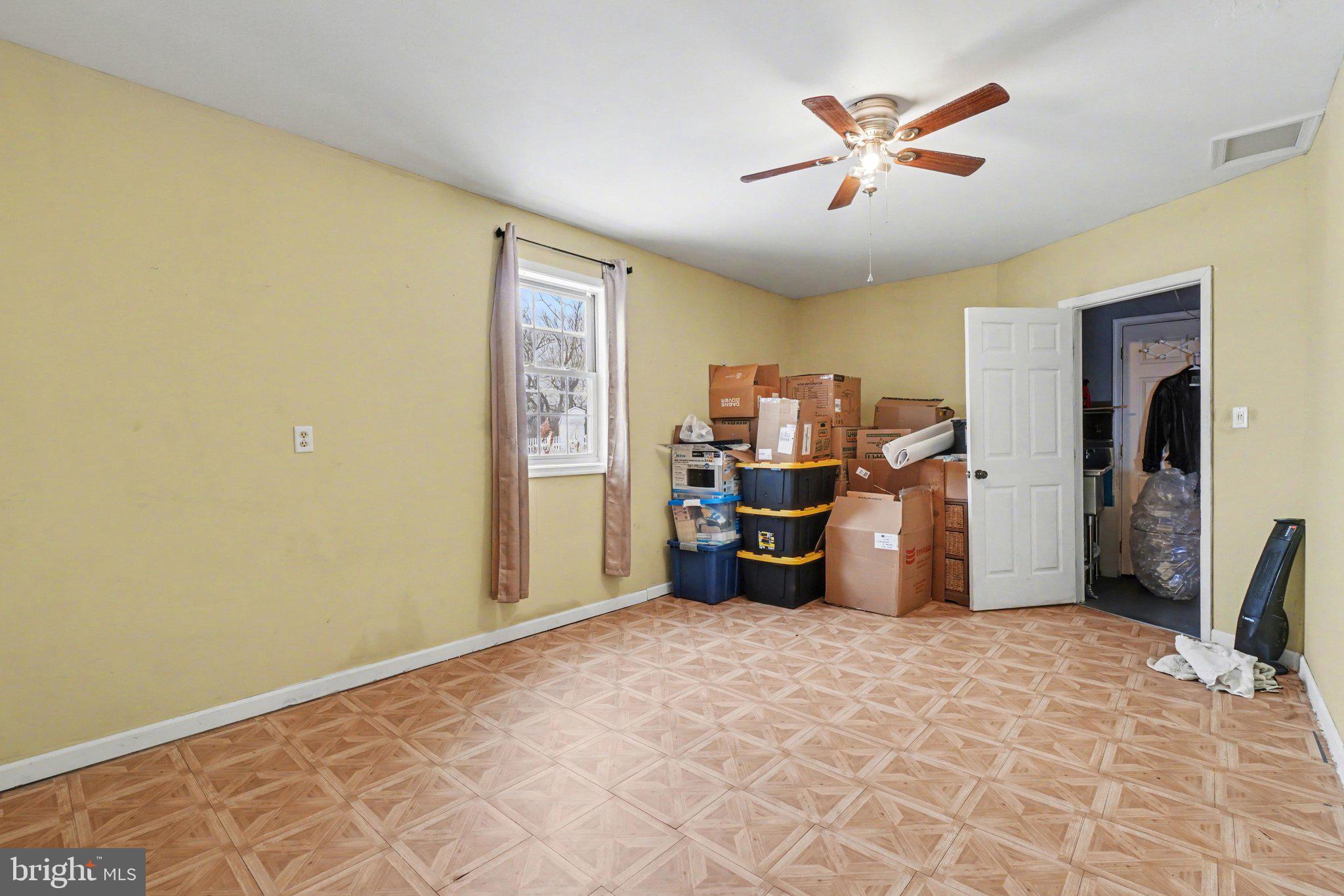 WALNUT KNOLLS - Residential