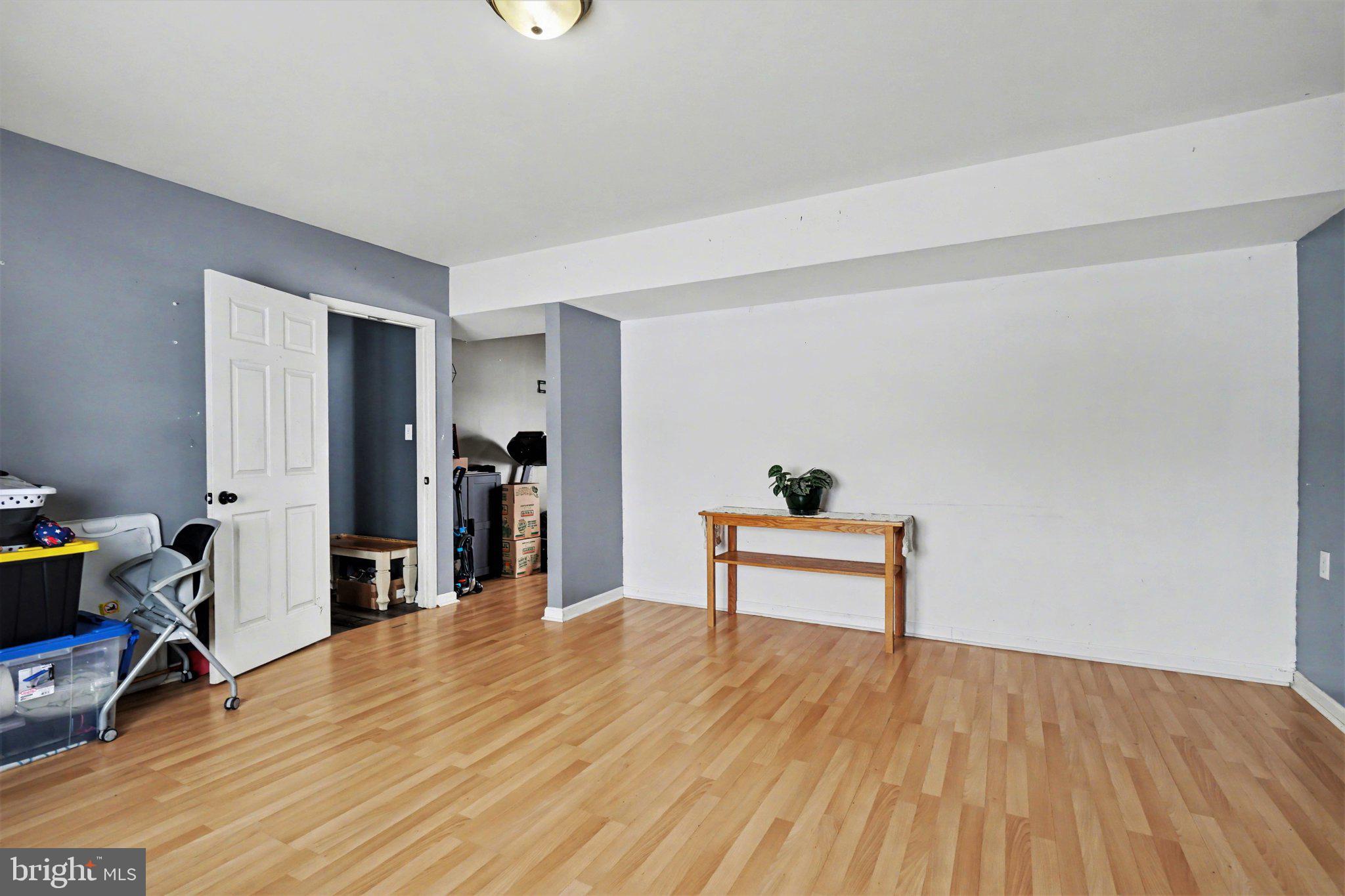 WALNUT KNOLLS - Residential