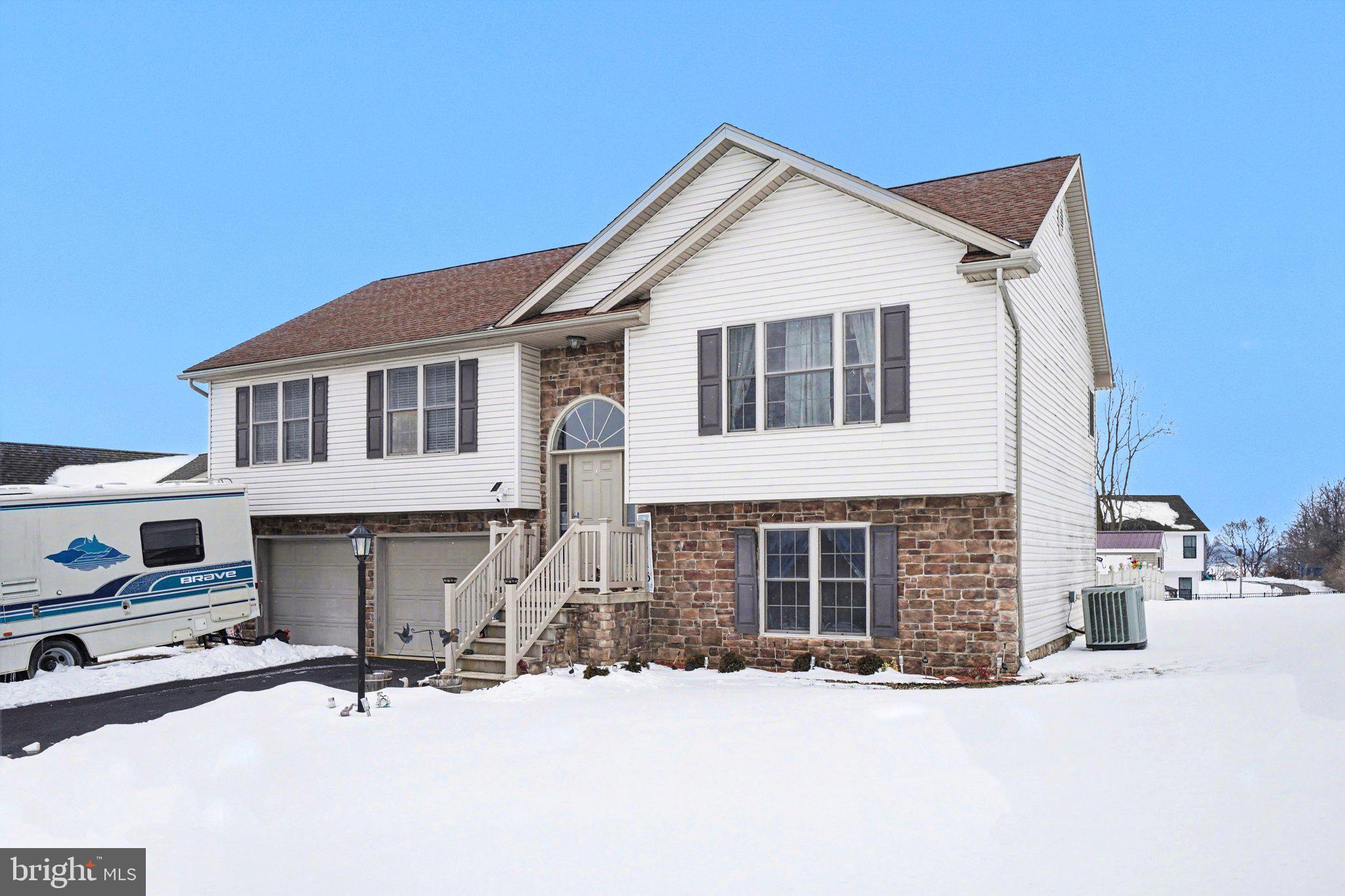 WALNUT KNOLLS - Residential