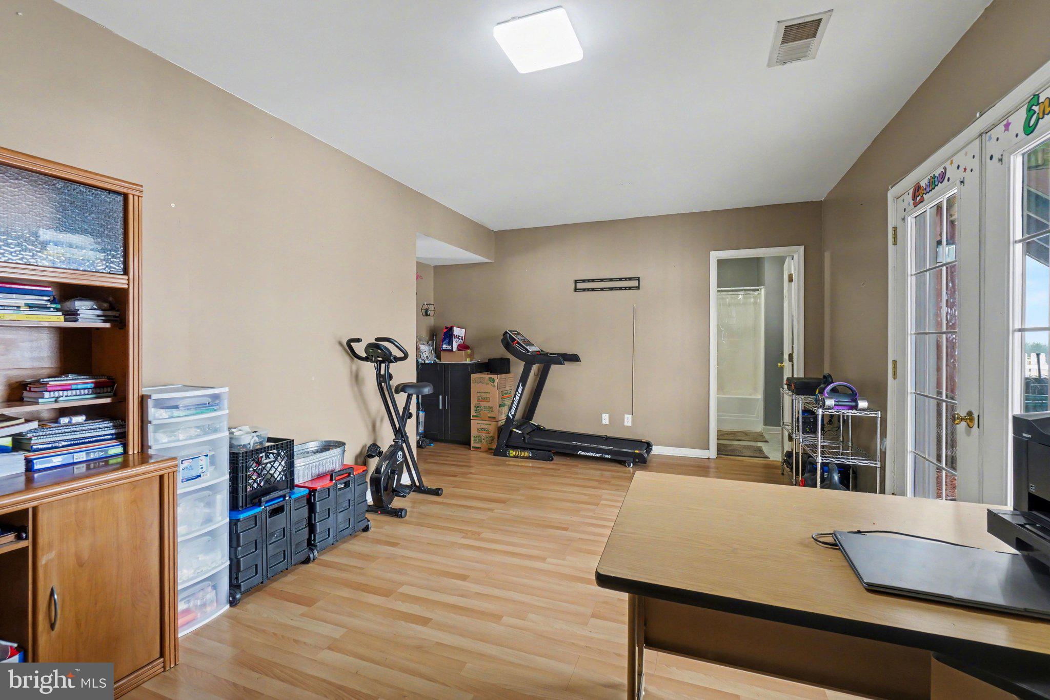 WALNUT KNOLLS - Residential