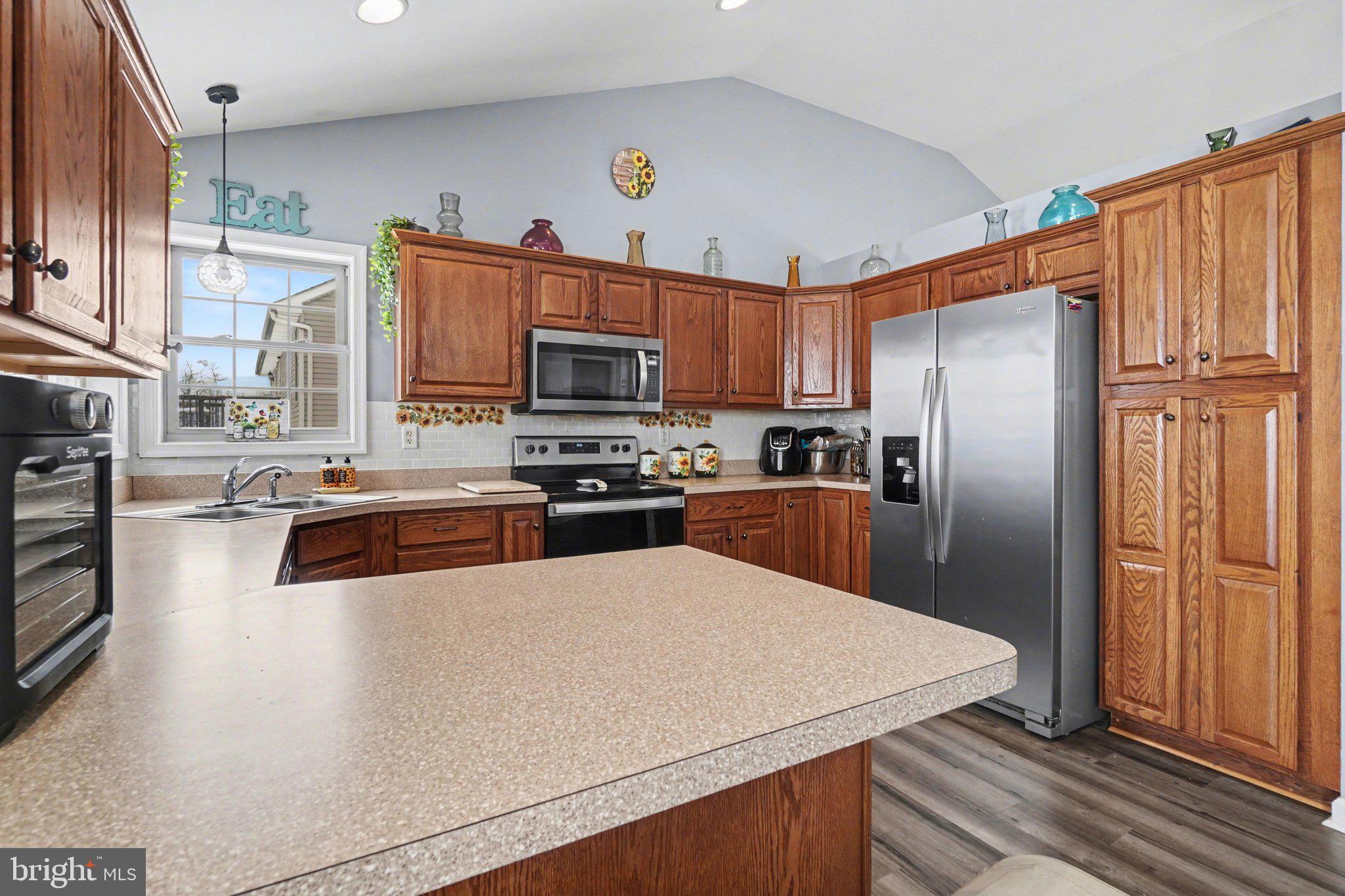 WALNUT KNOLLS - Residential