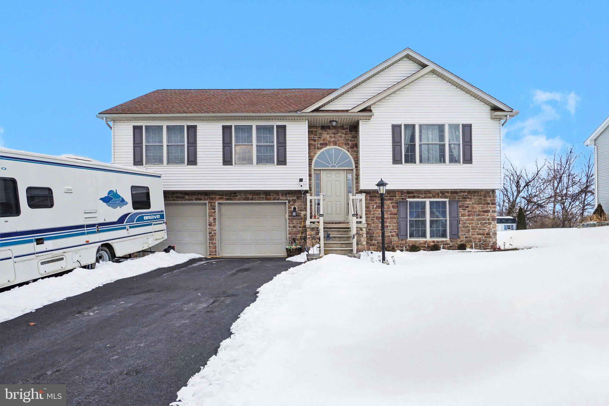 WALNUT KNOLLS - Residential