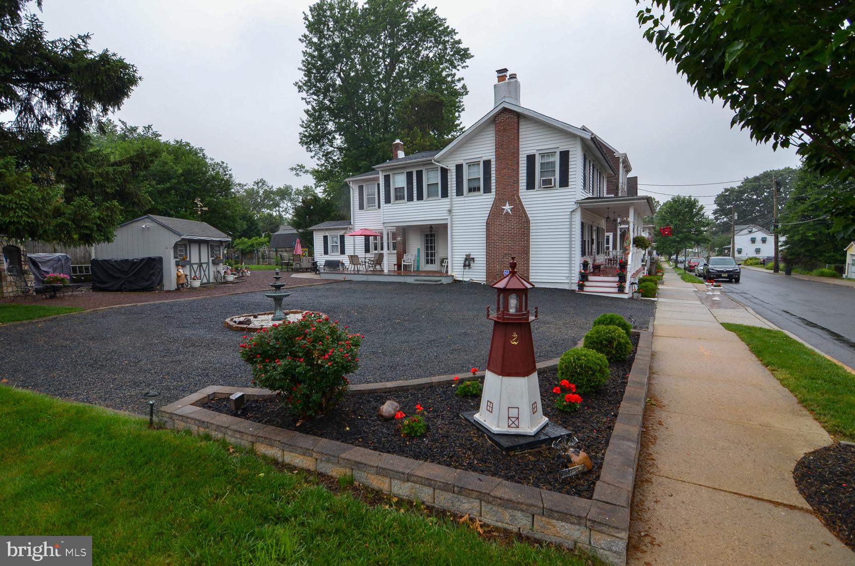 124 E BURLINGTON STREET