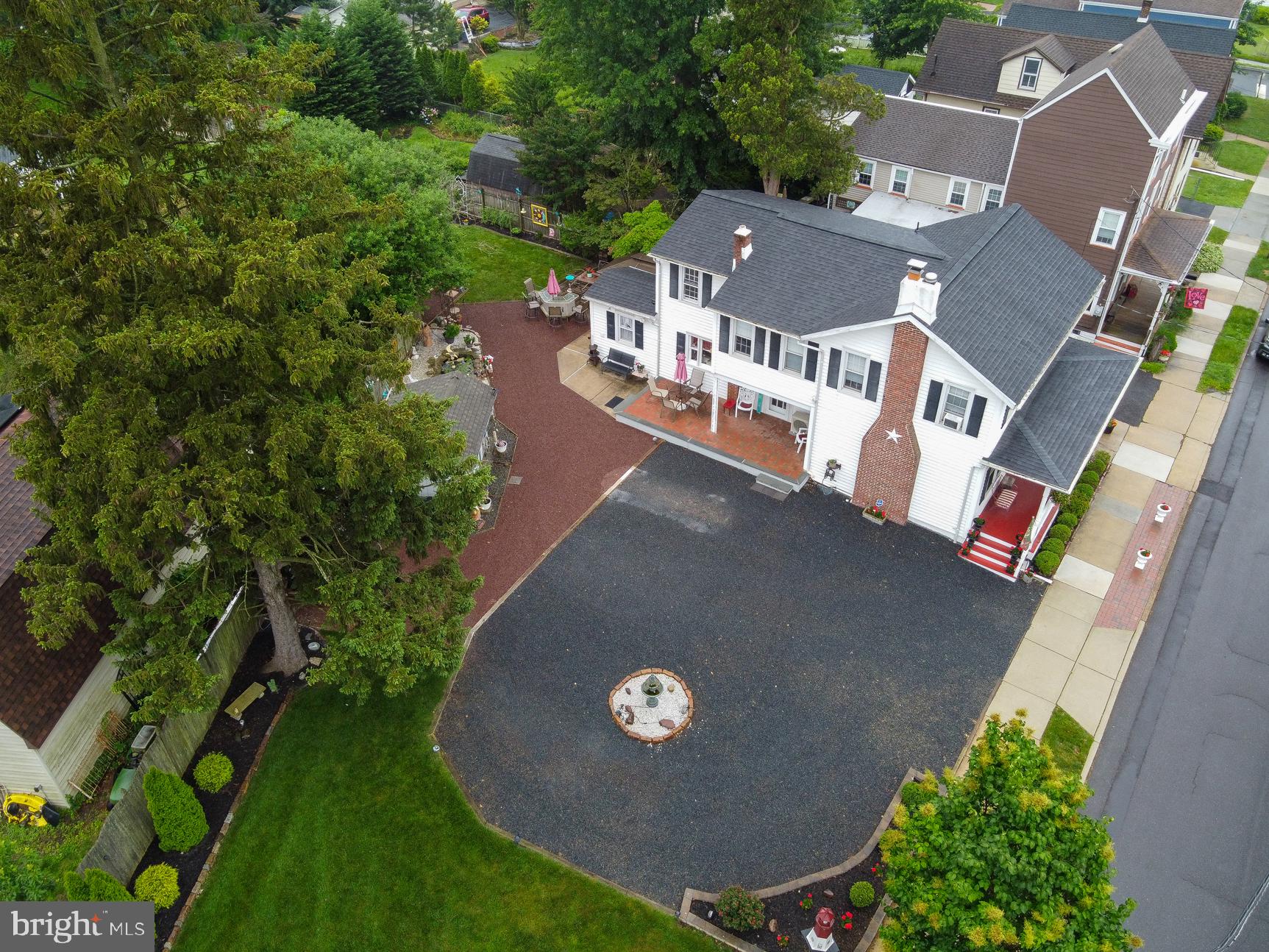 124 E BURLINGTON STREET