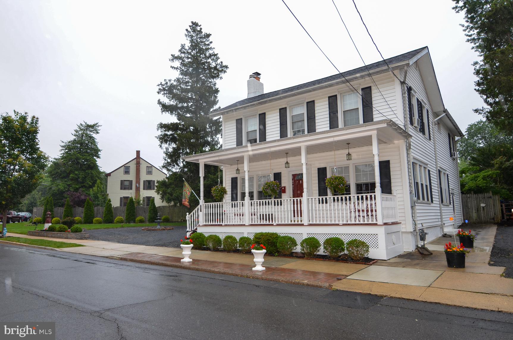 124 E BURLINGTON STREET