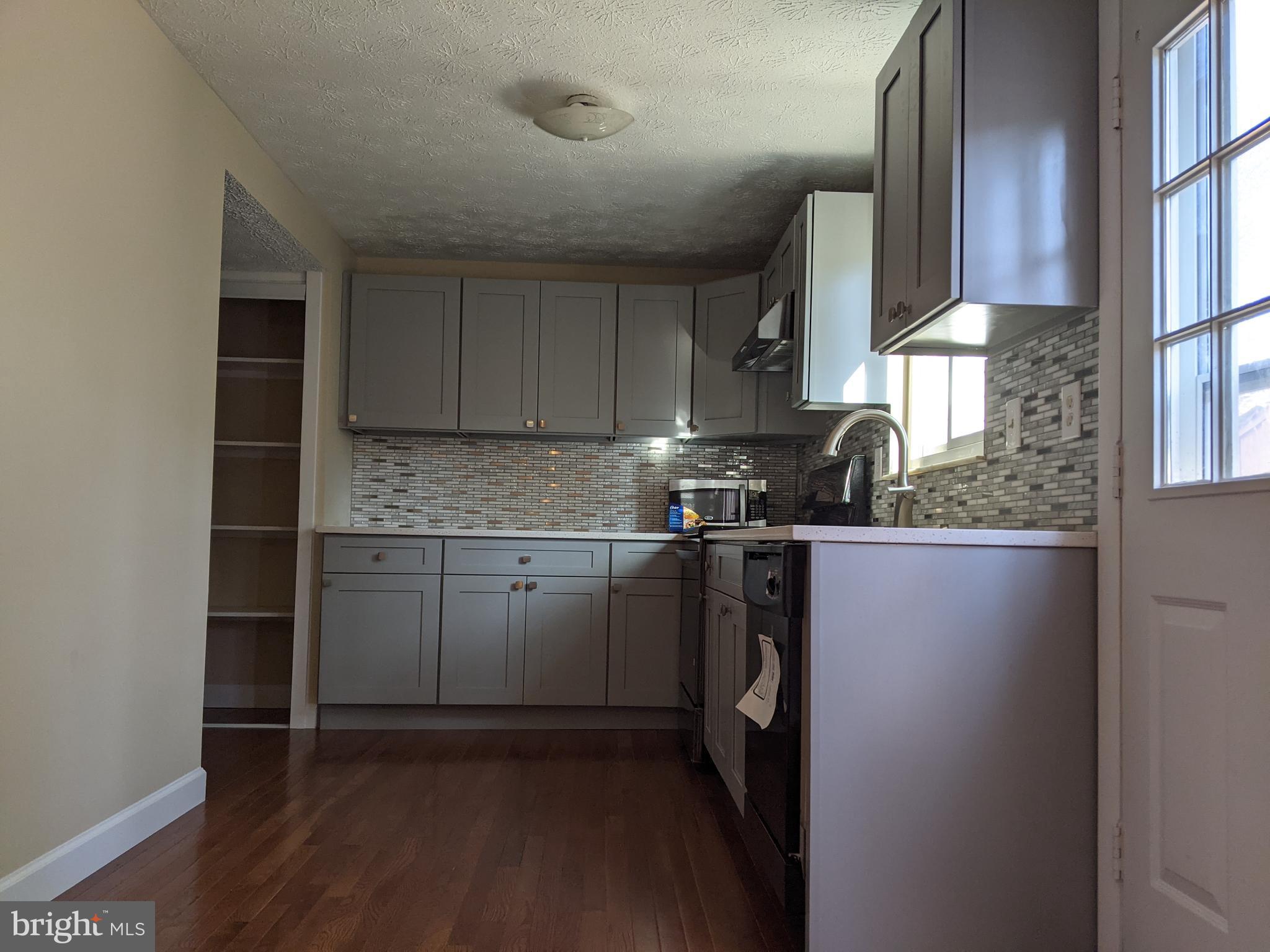 18005 QUEEN ELIZABETH DRIVE