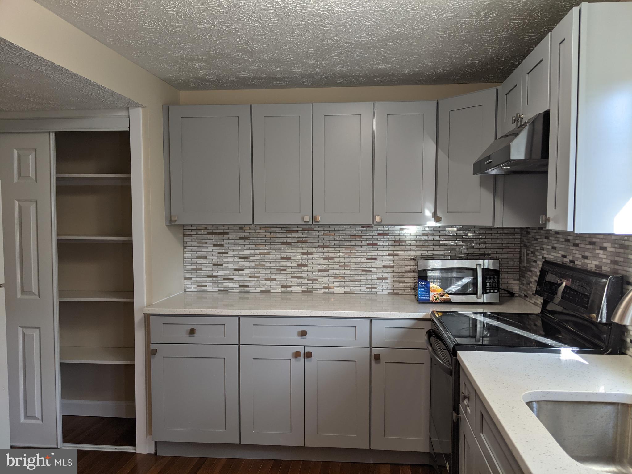 18005 QUEEN ELIZABETH DRIVE