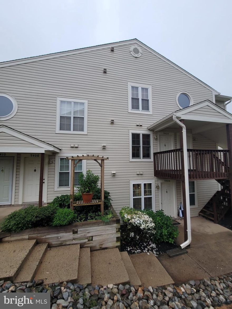 Welcome to your dream home!! This stylish condo unit, located on the top level, provides the perfect combination of convenience and comfort. Positioned to the west of DC and Quantico, VA, it ensures effortless commuting in all directions.

Upon entering, you'll find the perfect kitchen featuring elegant granite countertops, modern stainless steel appliances, and white cabinets. The adjoining dining area is ideal for intimate meals or hosting guests.

Relax in the cozy living space with plush carpeted flooring, creating a warm ambiance. Retreat to one of the two bedrooms, each offering a peaceful retreat for rest.

Step out onto the covered balcony to enjoy scenic views while savoring your morning coffee or evening breeze. This condo unit, with its premium location, luxurious amenities, and urban lifestyle, presents an unparalleled living experience. Grab this opportunity to make it yours today! Agent is related to the seller.