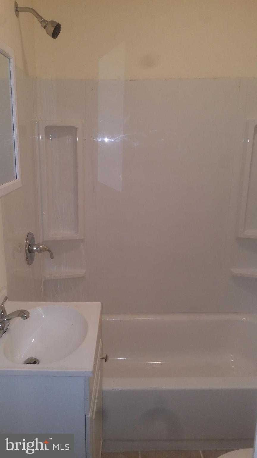 KENSINGTON - Residential Lease