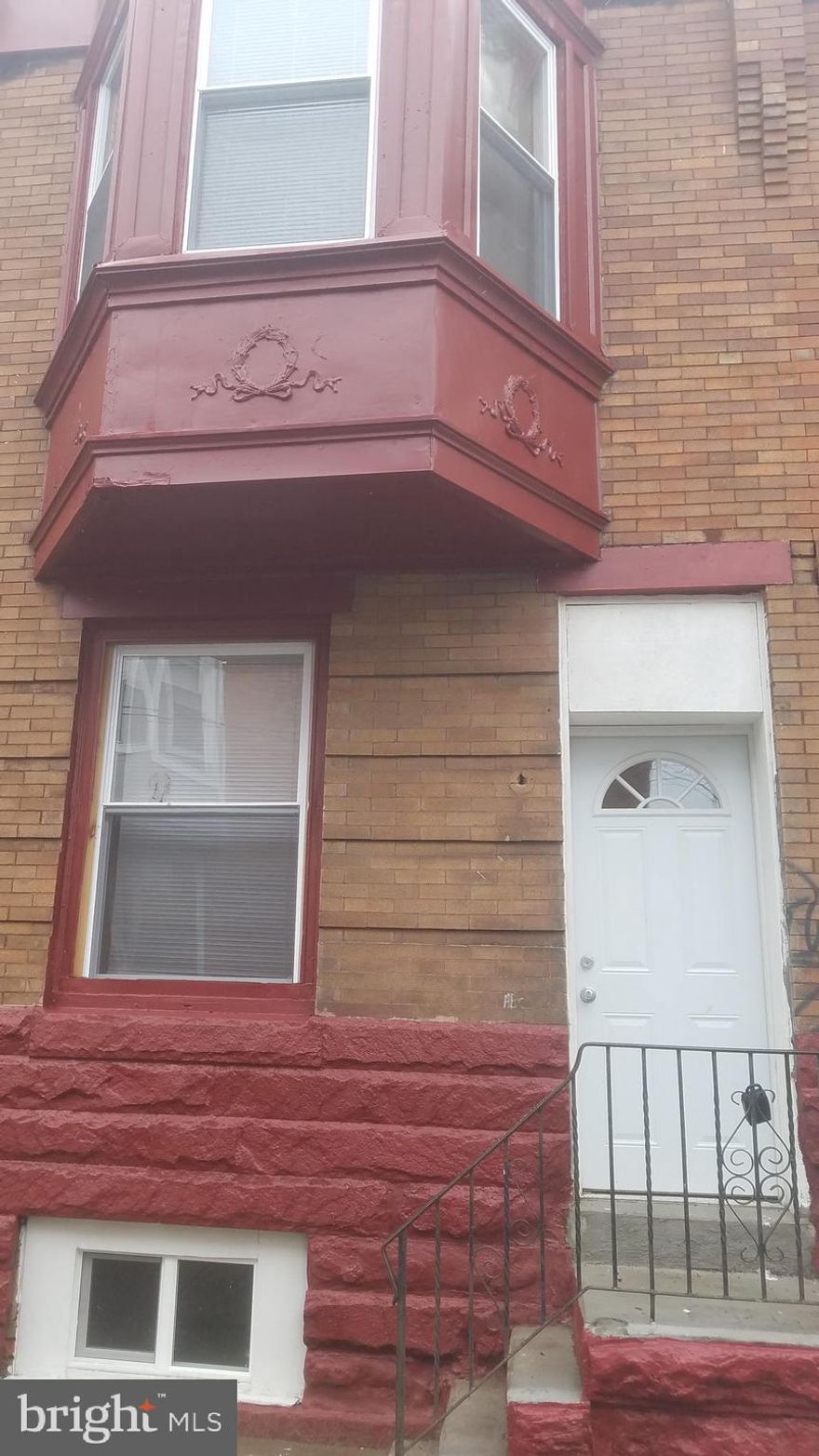 Newly renovated, ready to move in.  First, last month and security needed before move in.