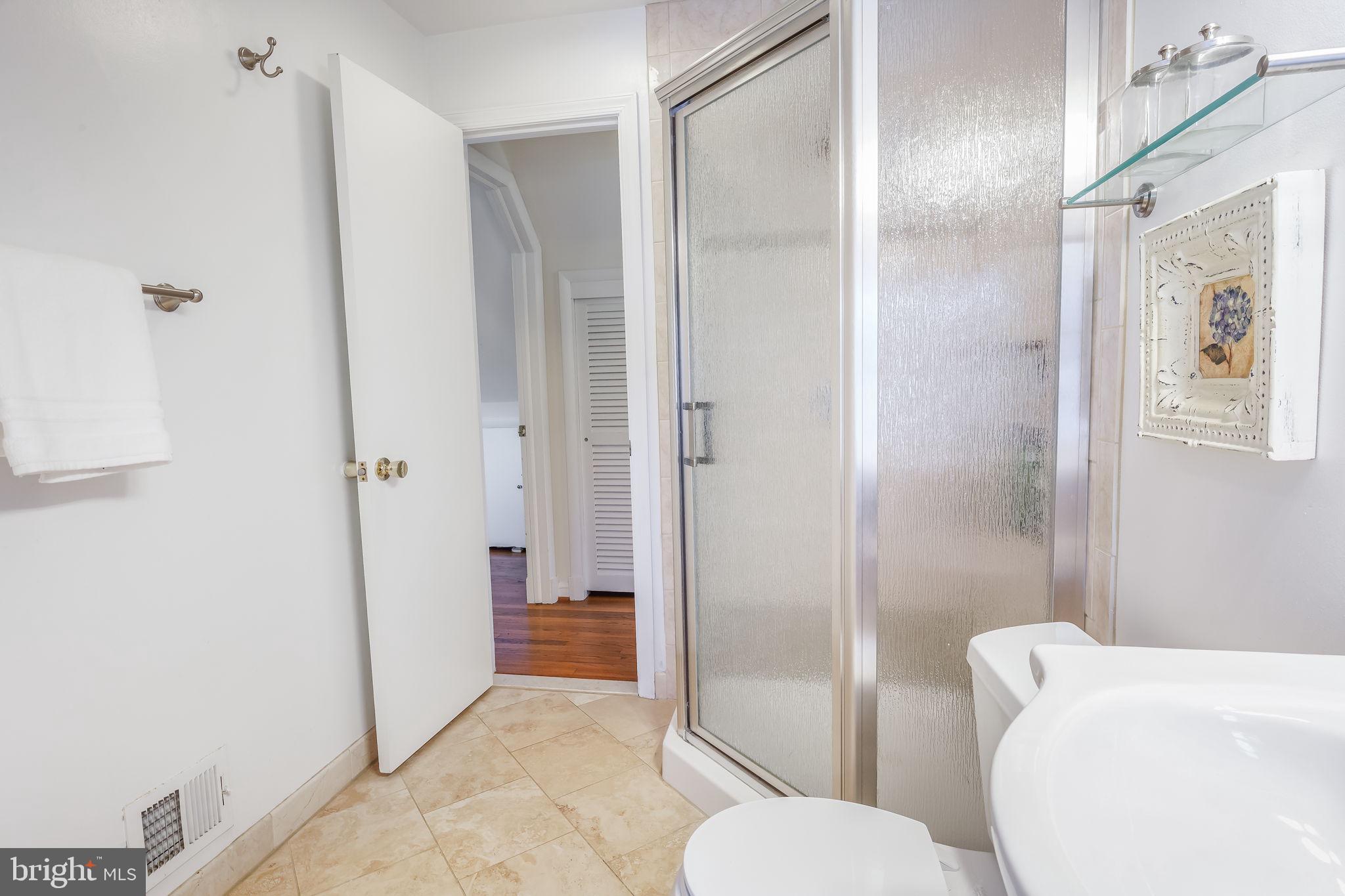 BROYHILLS MCLEAN ESTATES - Residential