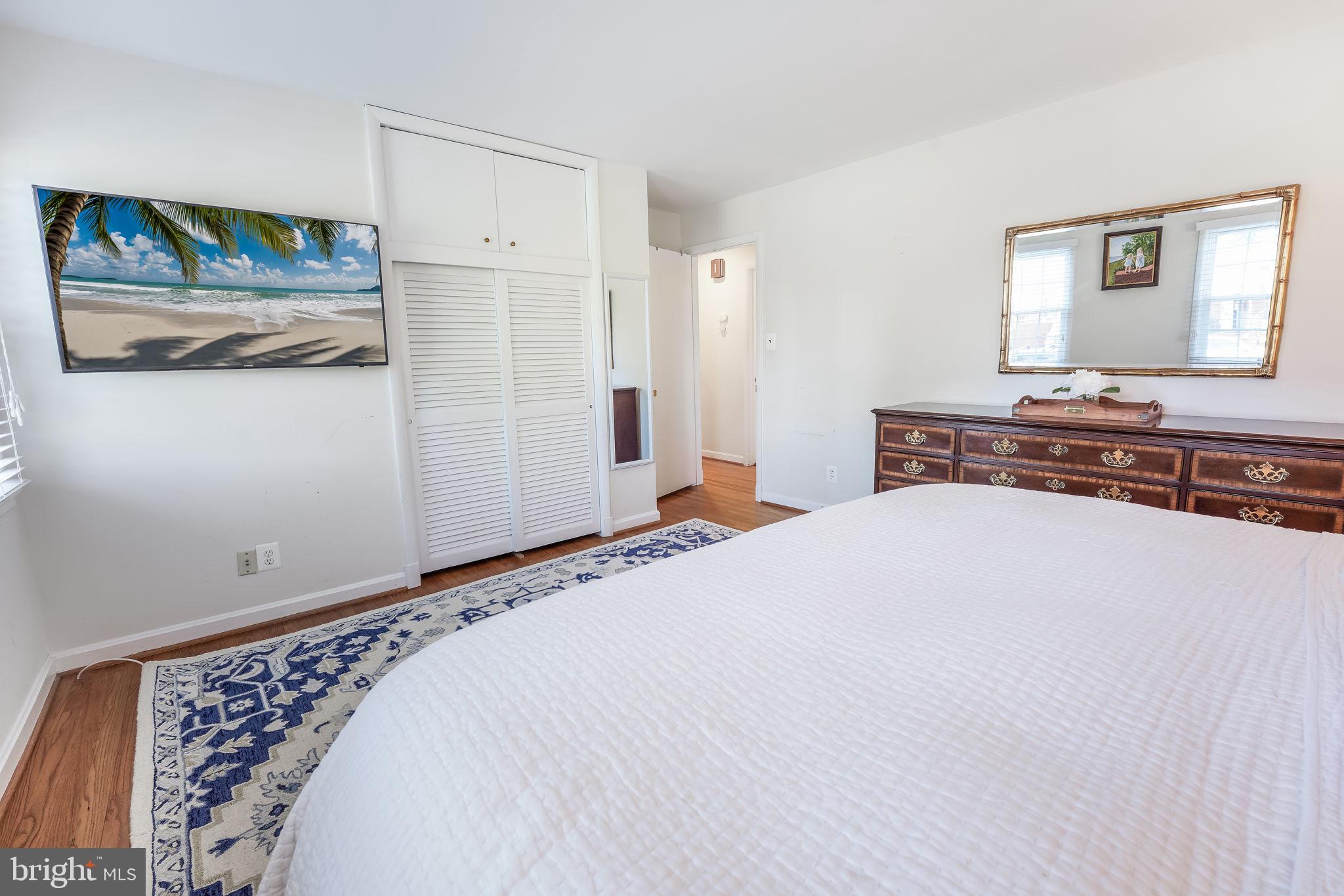 BROYHILLS MCLEAN ESTATES - Residential