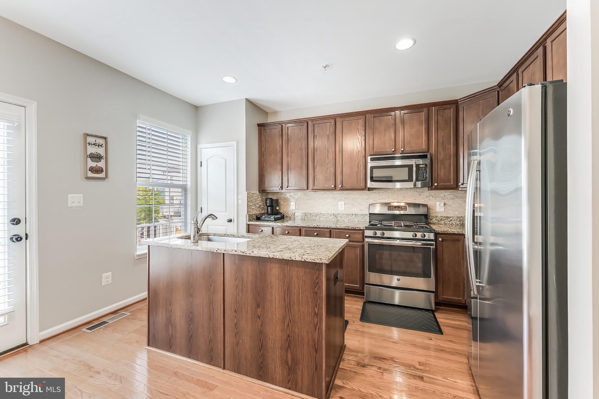 MARKET CENTER CONDOMINIUM - Residential