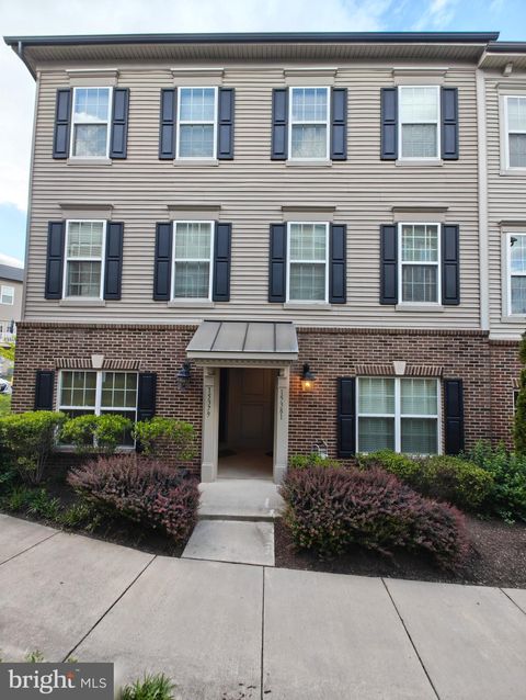 Photo of 15381 Rosemont Manor Drive, HAYMARKET, VA 20169 (MLS # VAPW2119488)