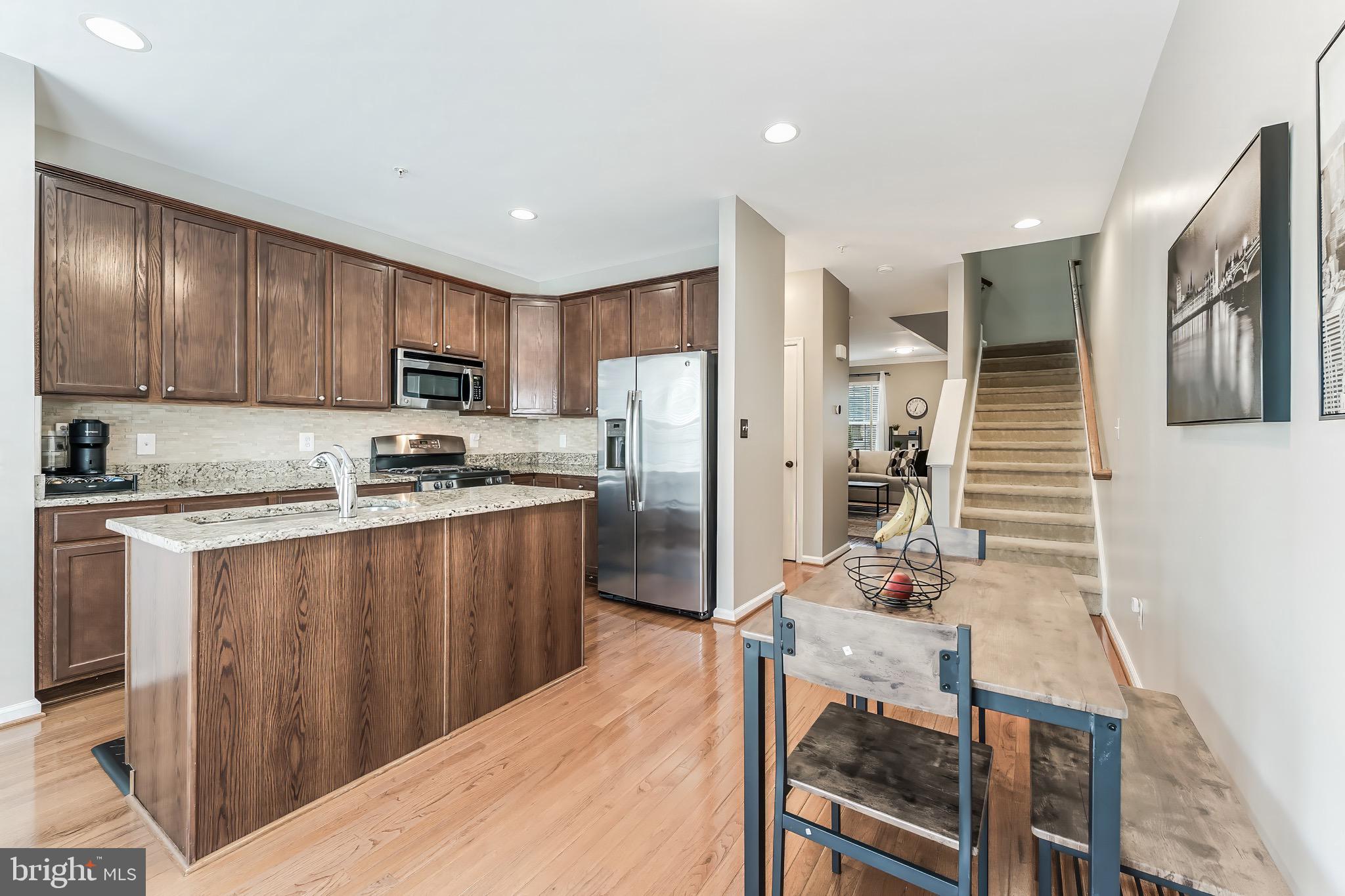 MARKET CENTER CONDOMINIUM - Residential