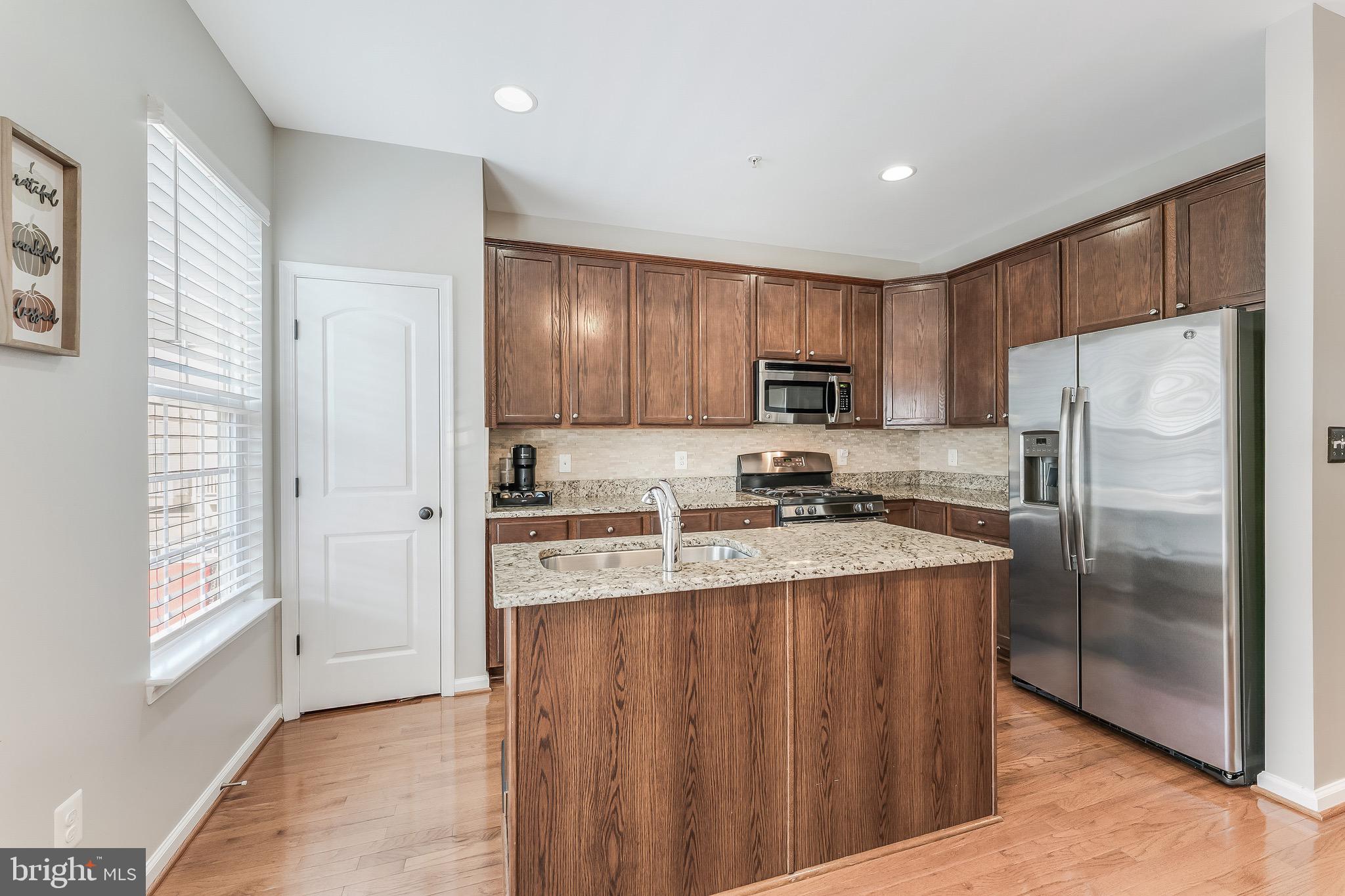 MARKET CENTER CONDOMINIUM - Residential