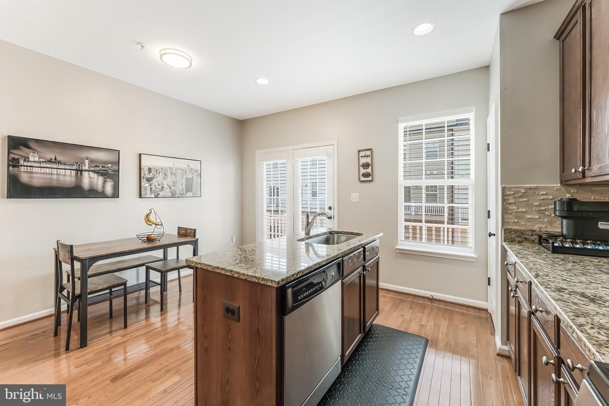 MARKET CENTER CONDOMINIUM - Residential
