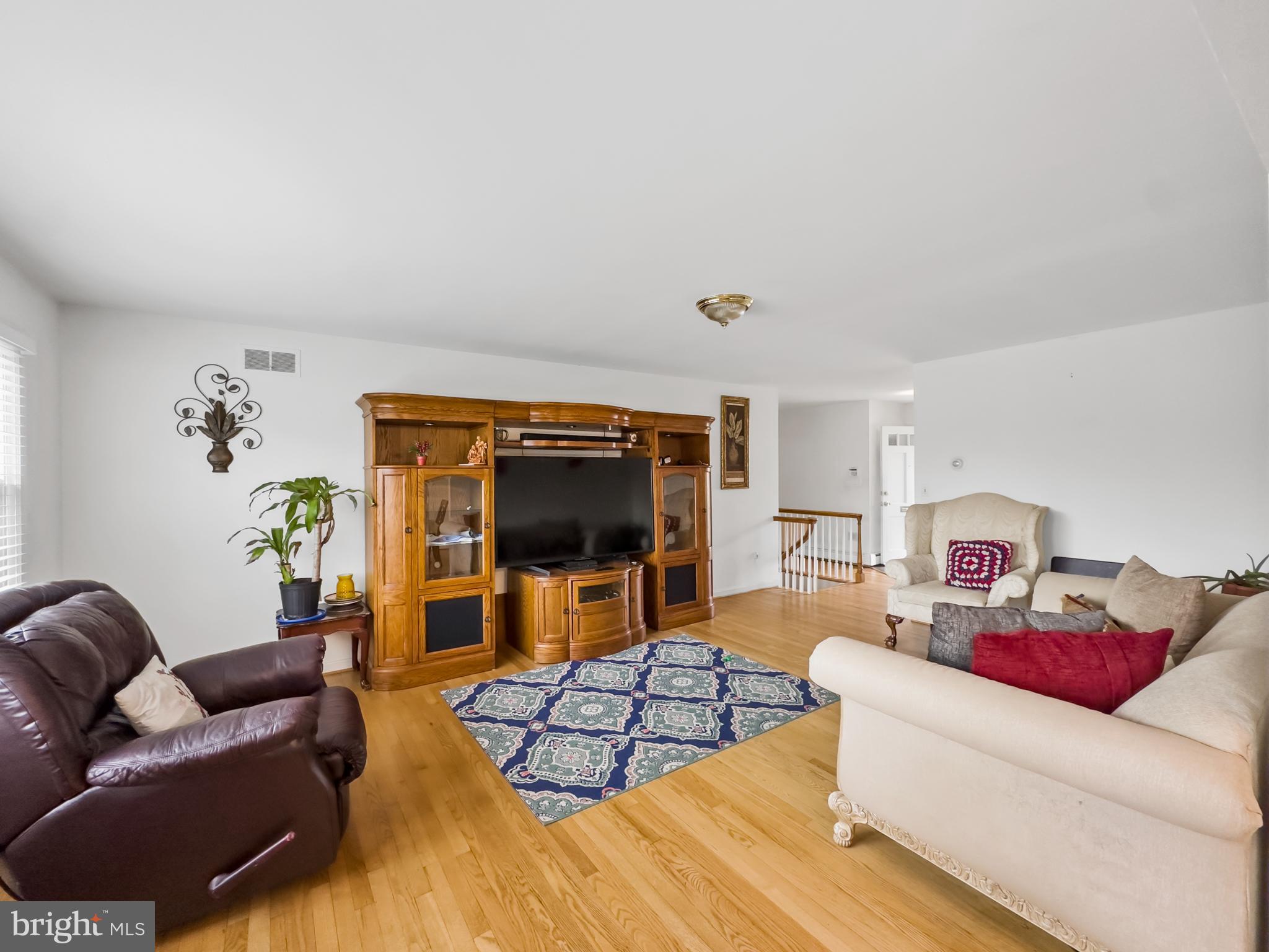 ADELPHI FOREST - Residential