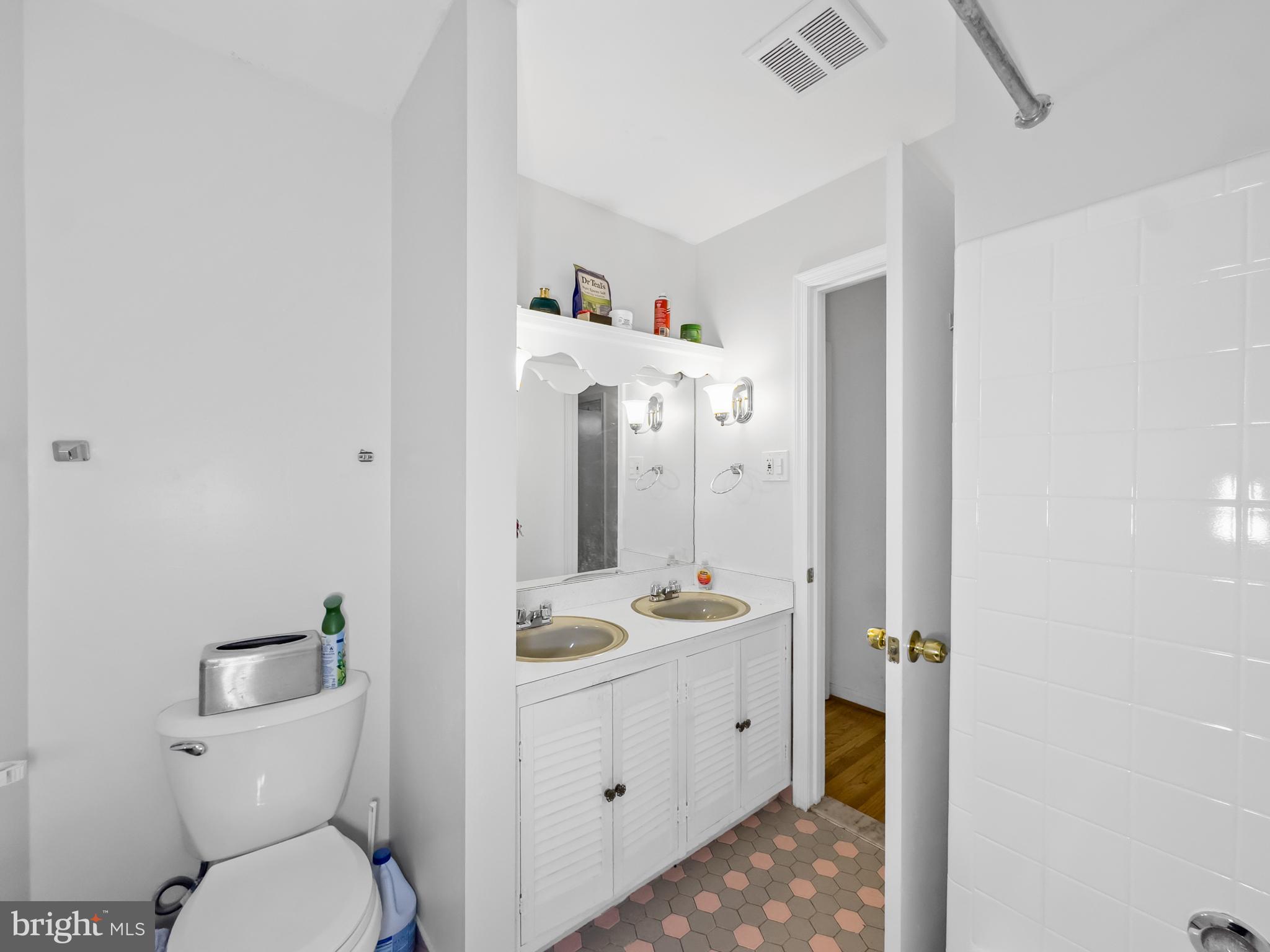 ADELPHI FOREST - Residential