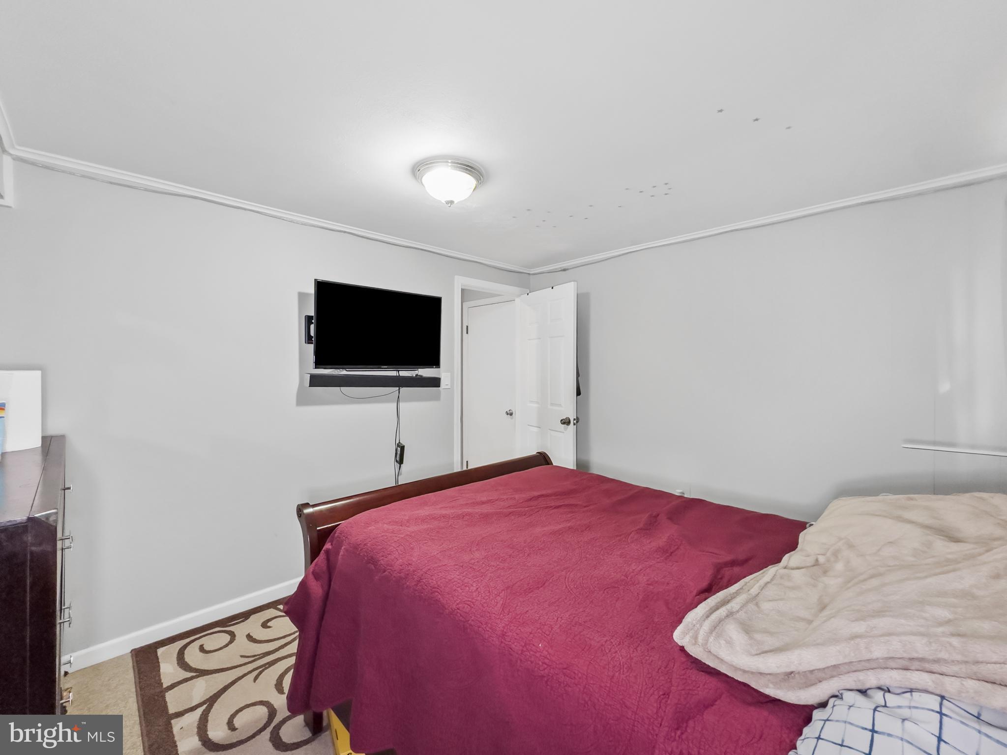 ADELPHI FOREST - Residential