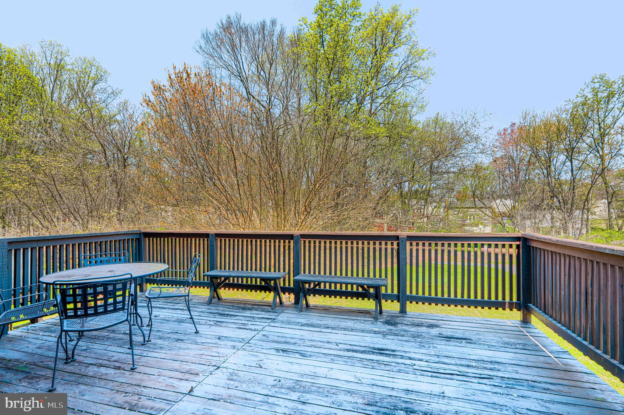 SEVEN COURTS - Residential